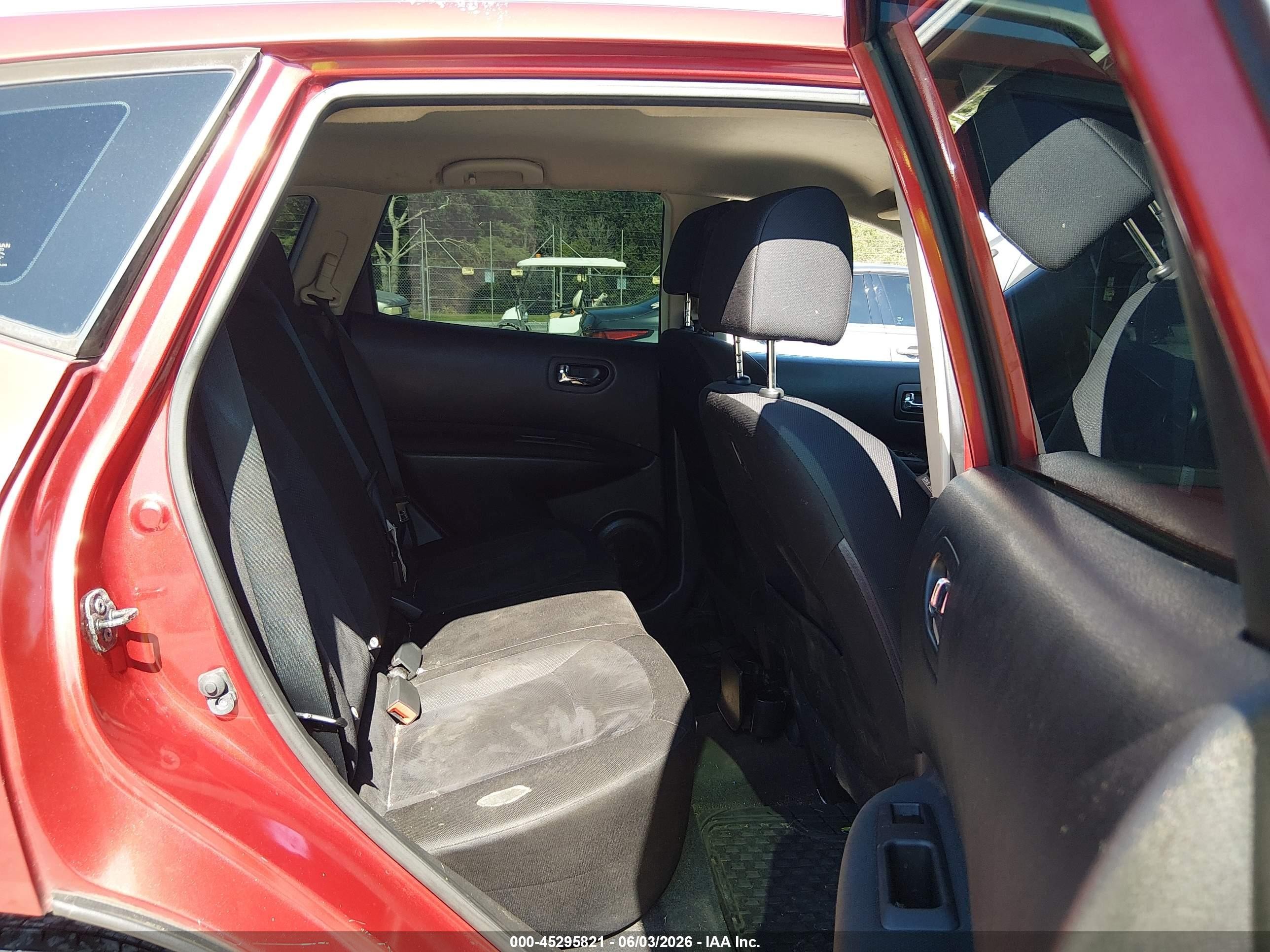 2015 Nissan Rogue Select S Burgundy vin: JN8AS5MV3FW768938