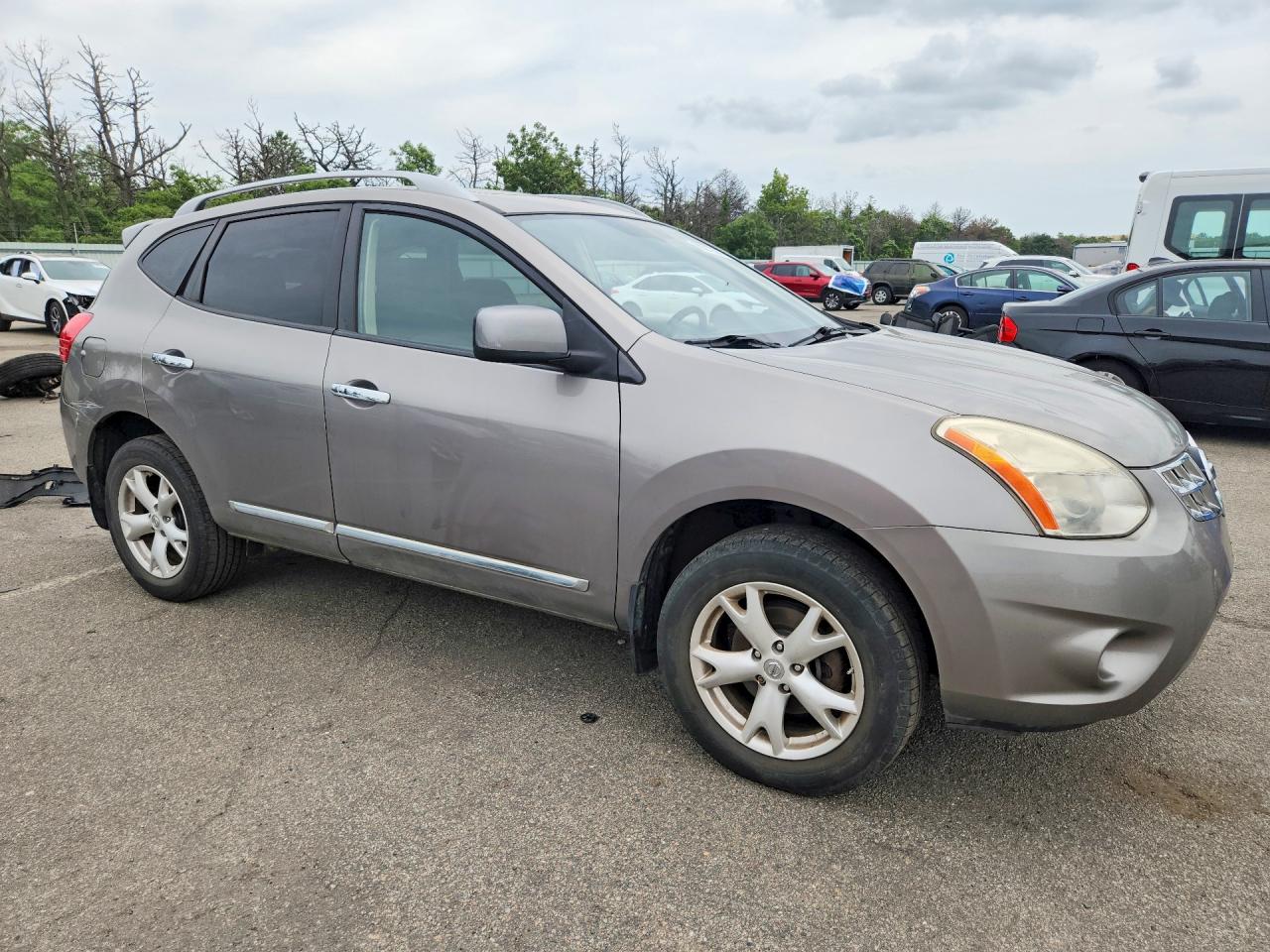 2011 Nissan Rogue S Серебряный vin: JN8AS5MV4BW280530