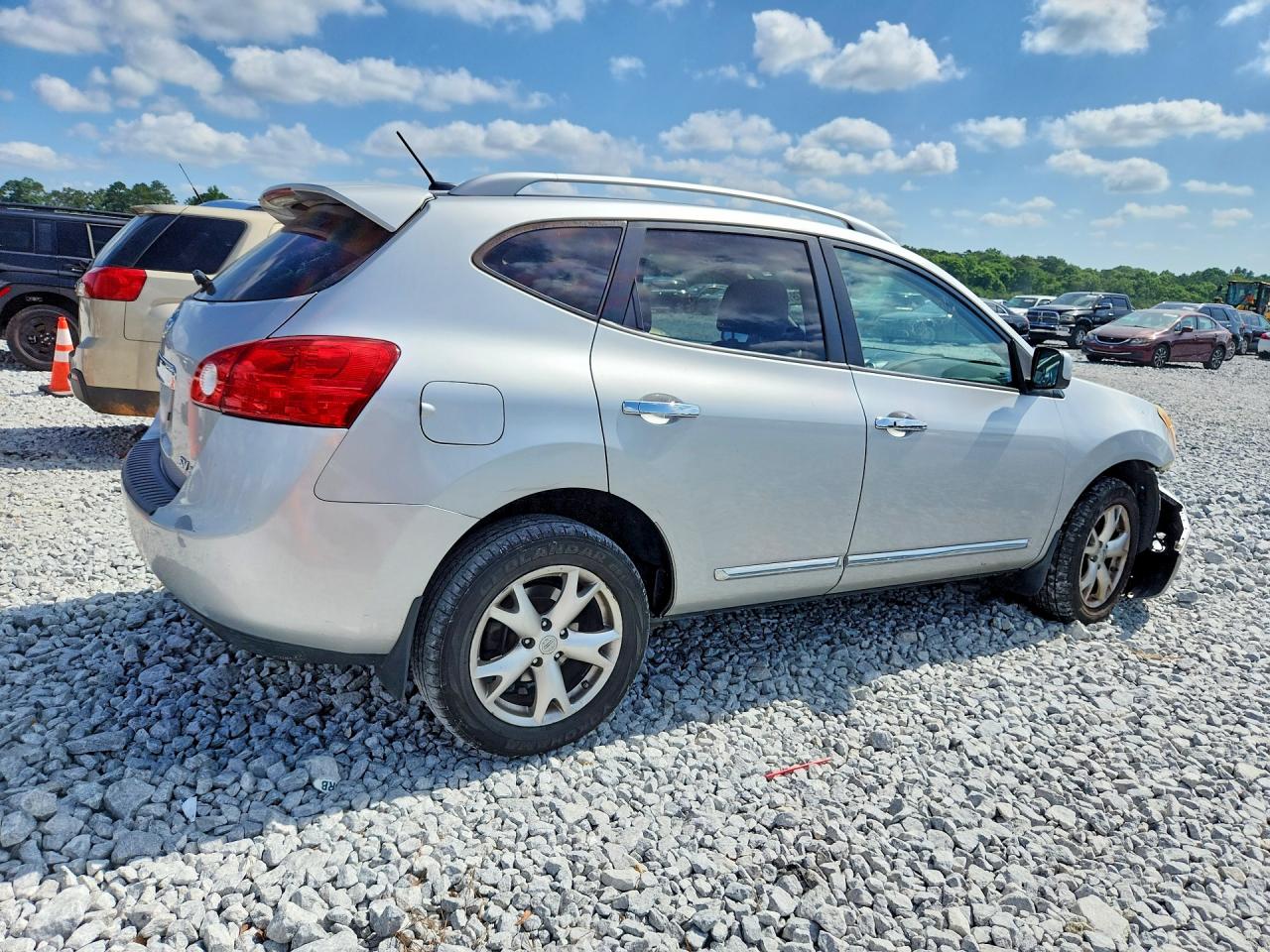 2011 Nissan Rogue S Silver vin: JN8AS5MV4BW676943