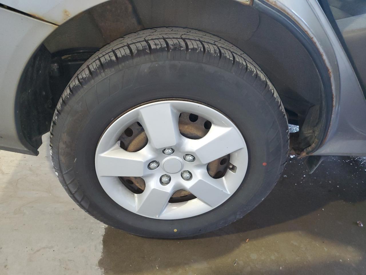 2011 Nissan Rogue S Серебряный vin: JN8AS5MV4BW681172 Damage: Right Rear Wheel, Corrosion, > 12 Inches