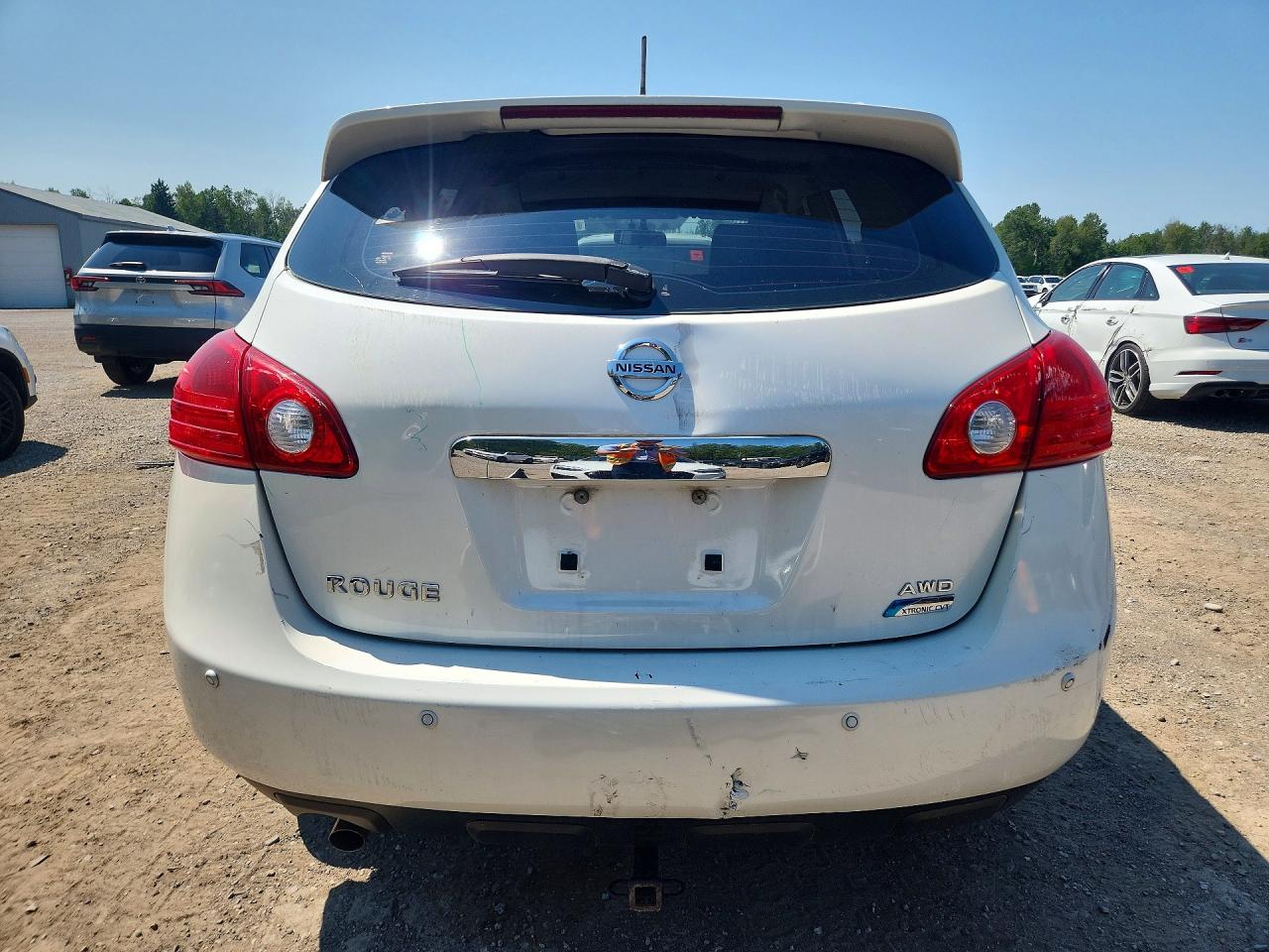 2012 Nissan Rogue S White vin: JN8AS5MV4CW385618