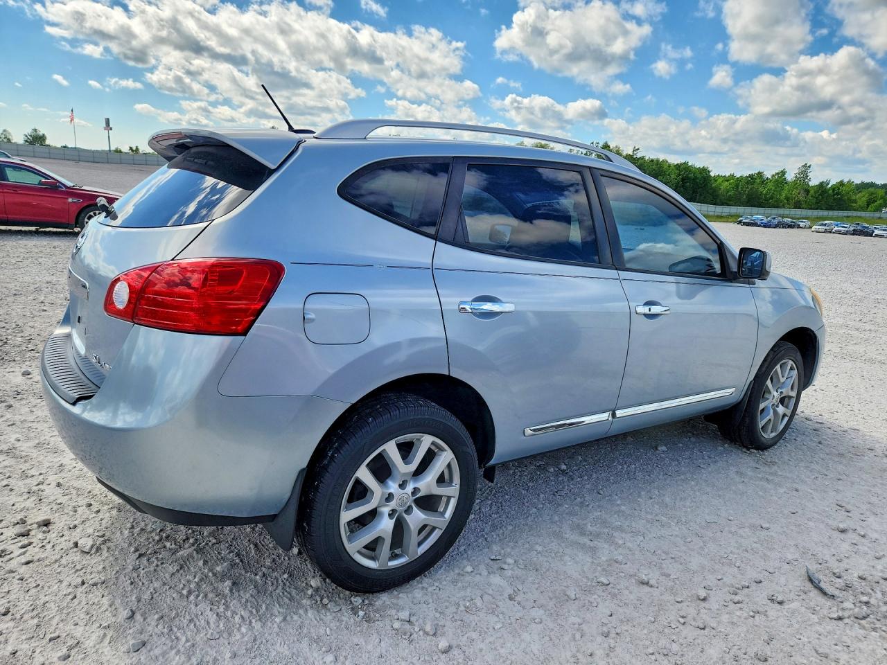 2013 Nissan Rogue S Silver vin: JN8AS5MV4DW124541