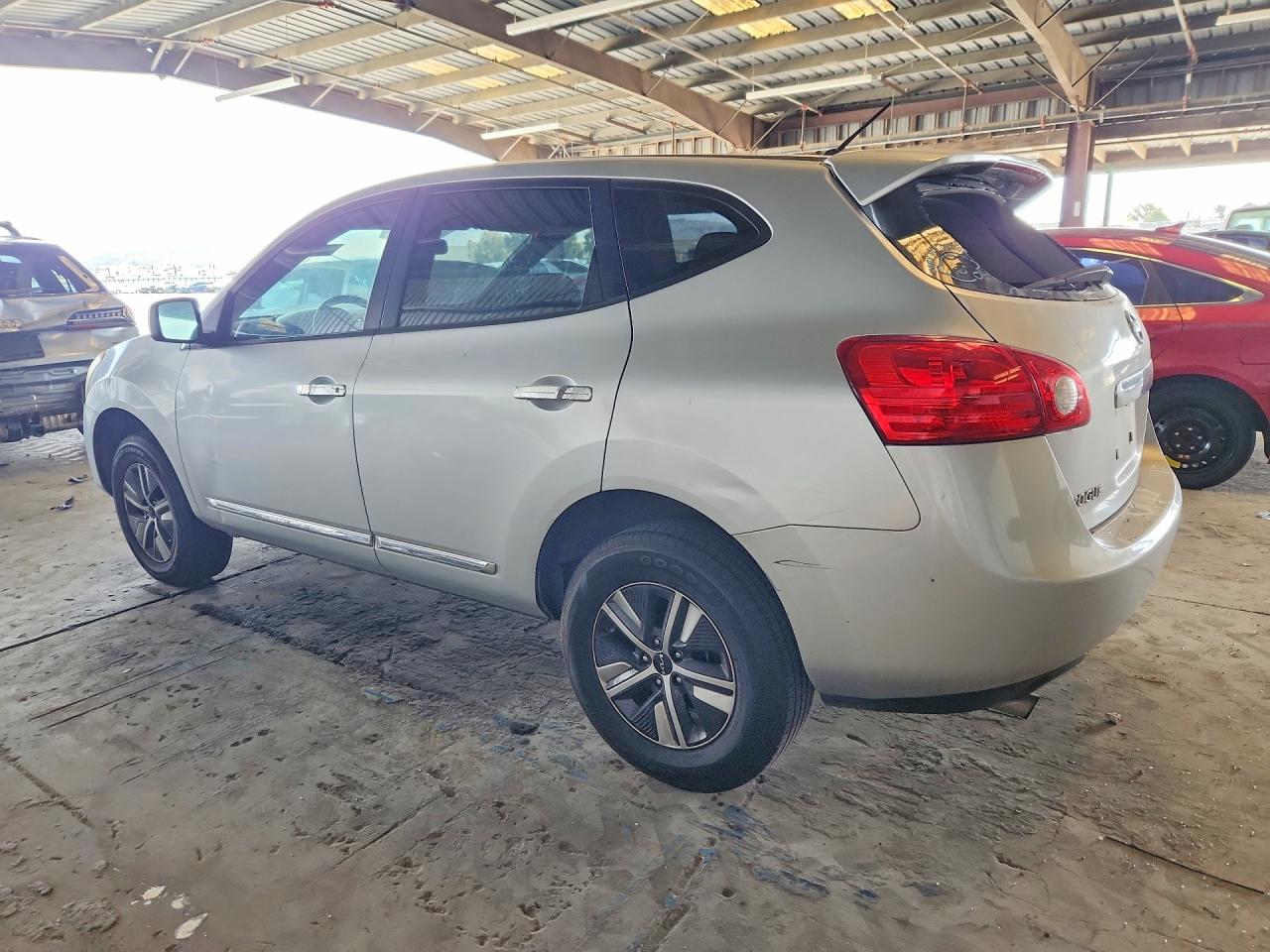 2013 Nissan Rogue S Silver vin: JN8AS5MV4DW134910