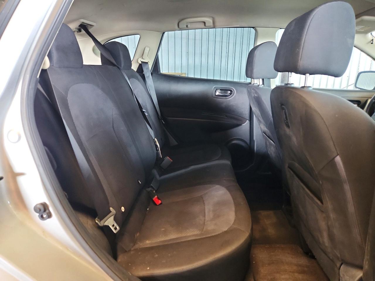 2013 Nissan Rogue S Silver vin: JN8AS5MV4DW134910