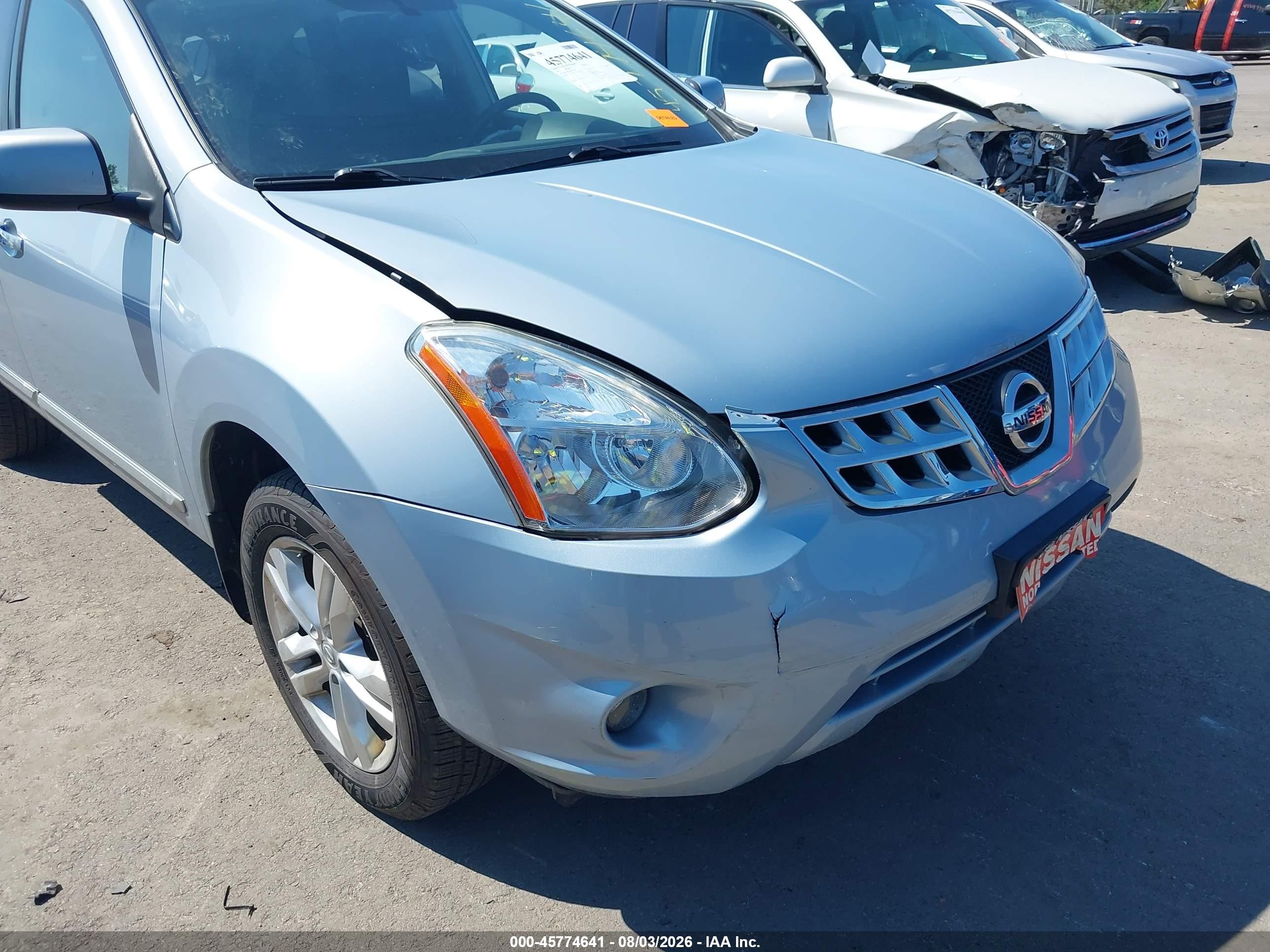 2013 Nissan Rogue Sv Серебряный vin: JN8AS5MV4DW137824
