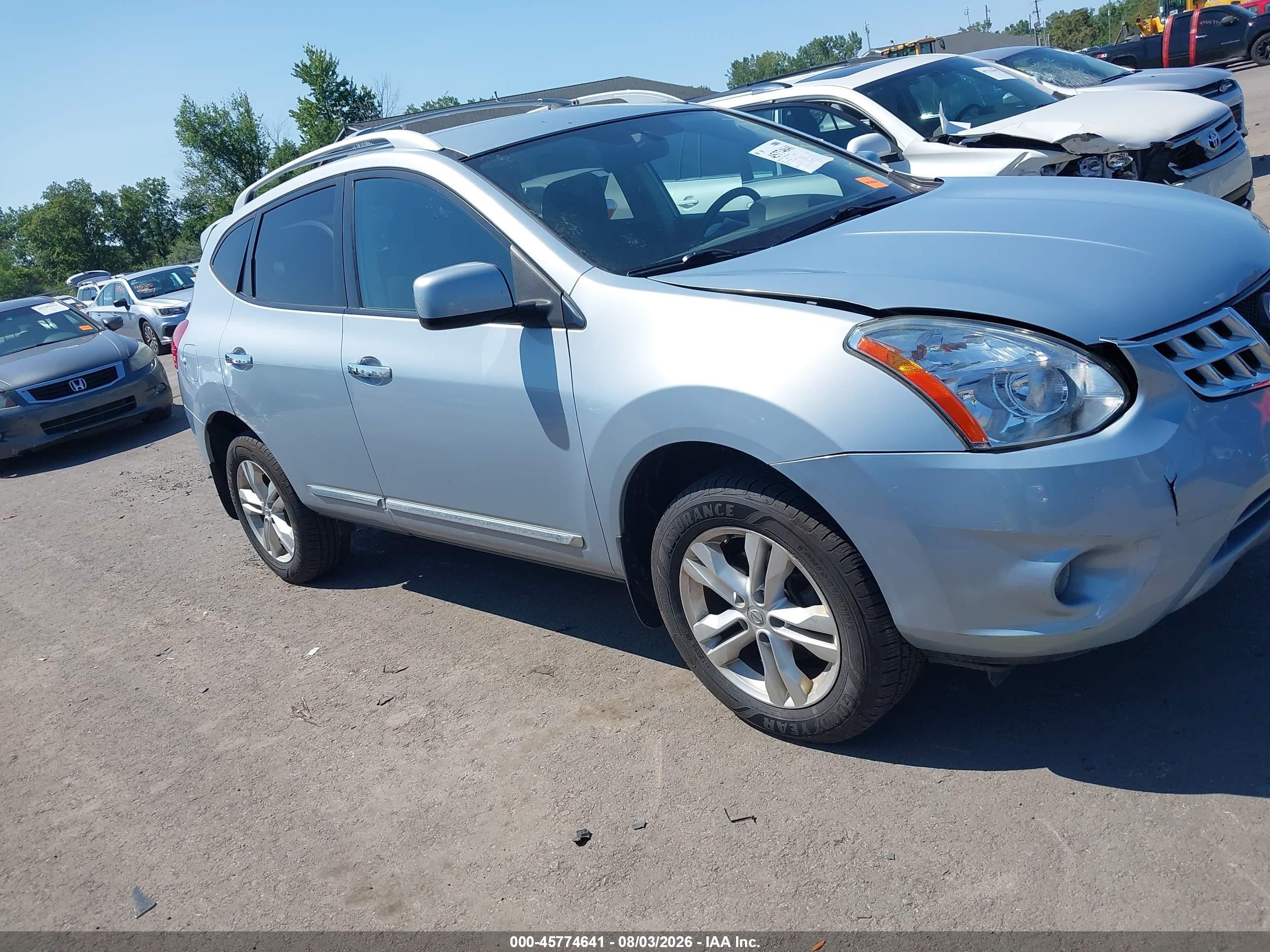 2013 Nissan Rogue Sv Серебряный vin: JN8AS5MV4DW137824