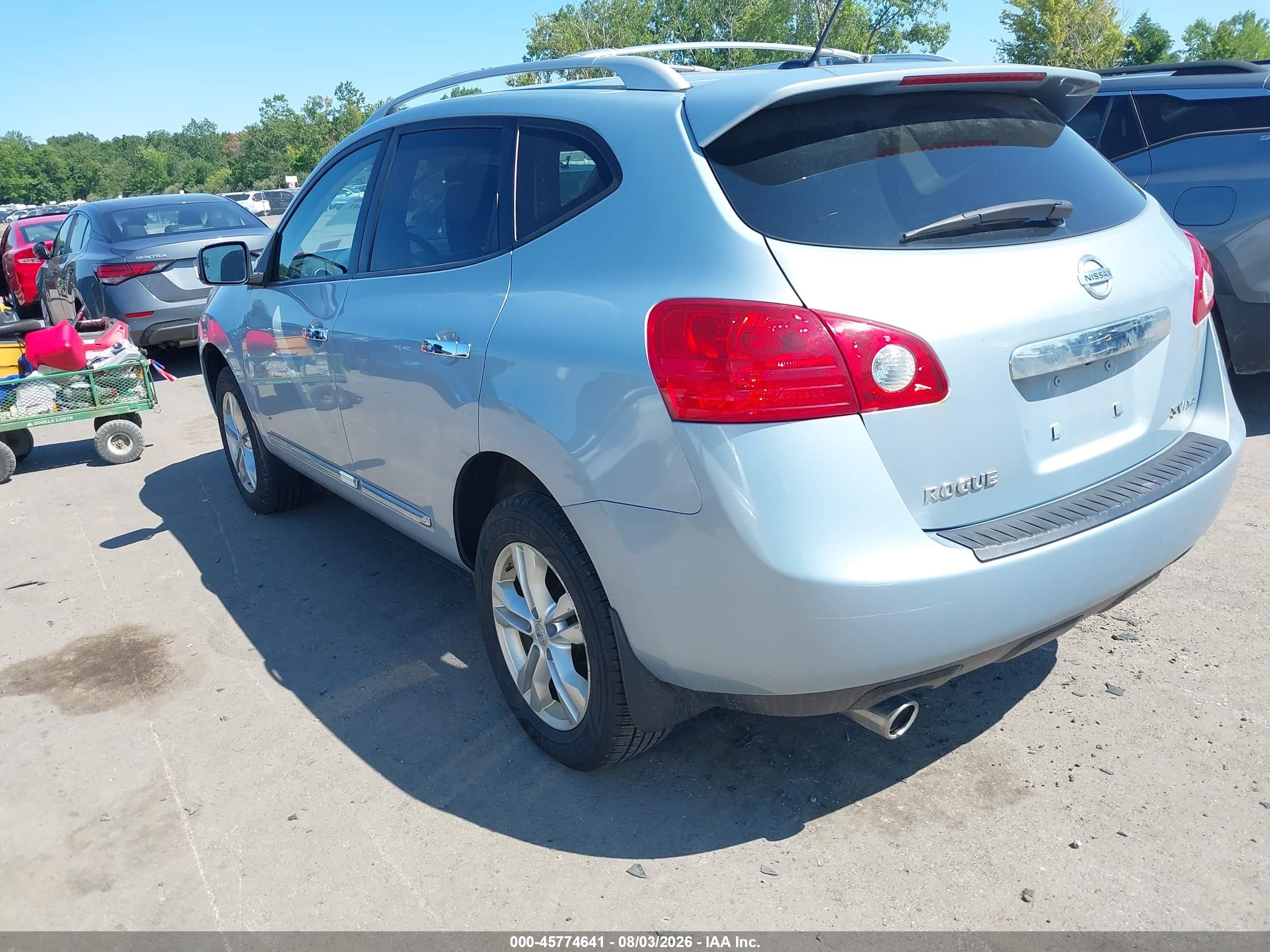 2013 Nissan Rogue Sv Серебряный vin: JN8AS5MV4DW137824