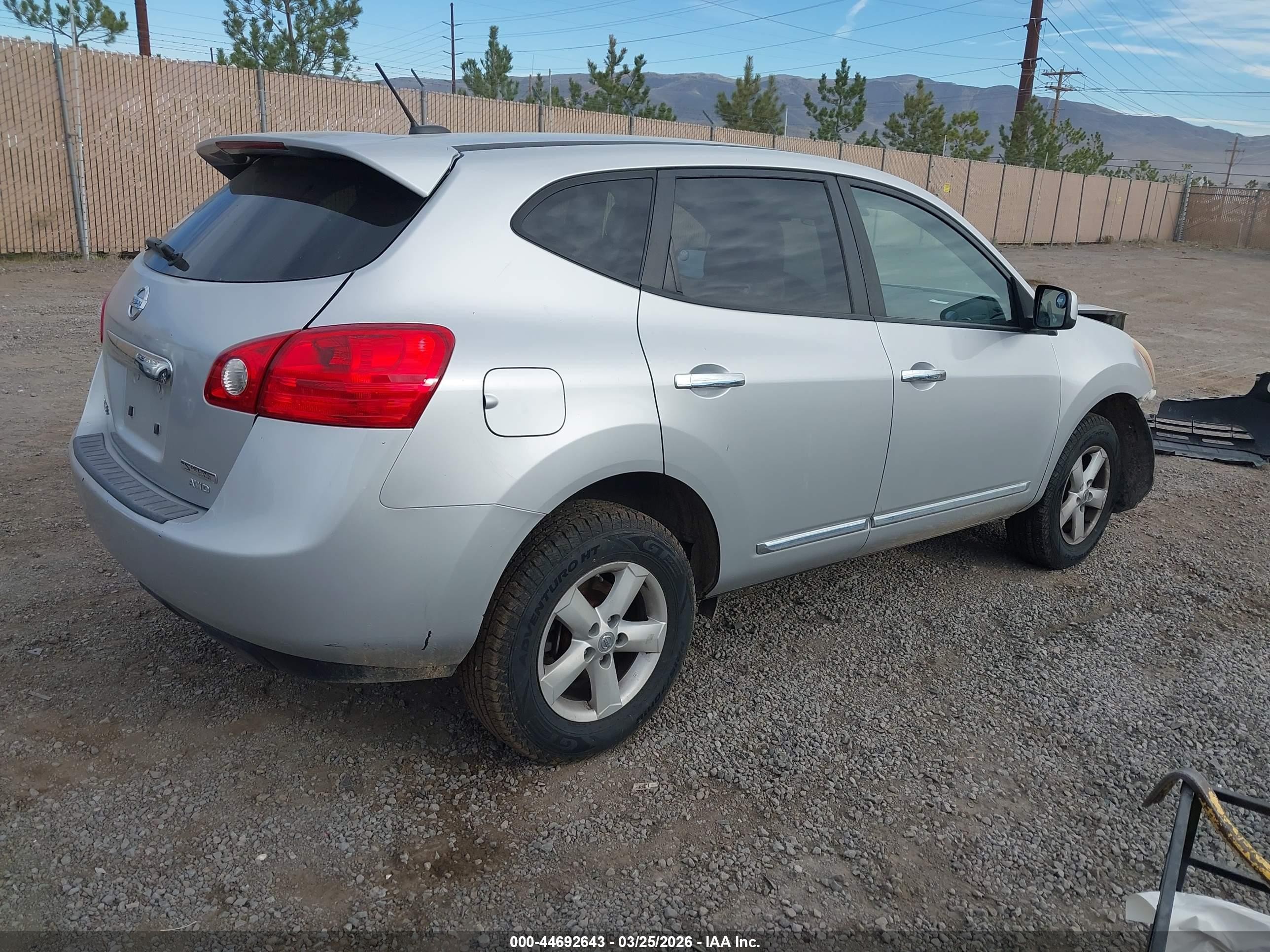 2013 Nissan Rogue S Silver vin: JN8AS5MV4DW147513