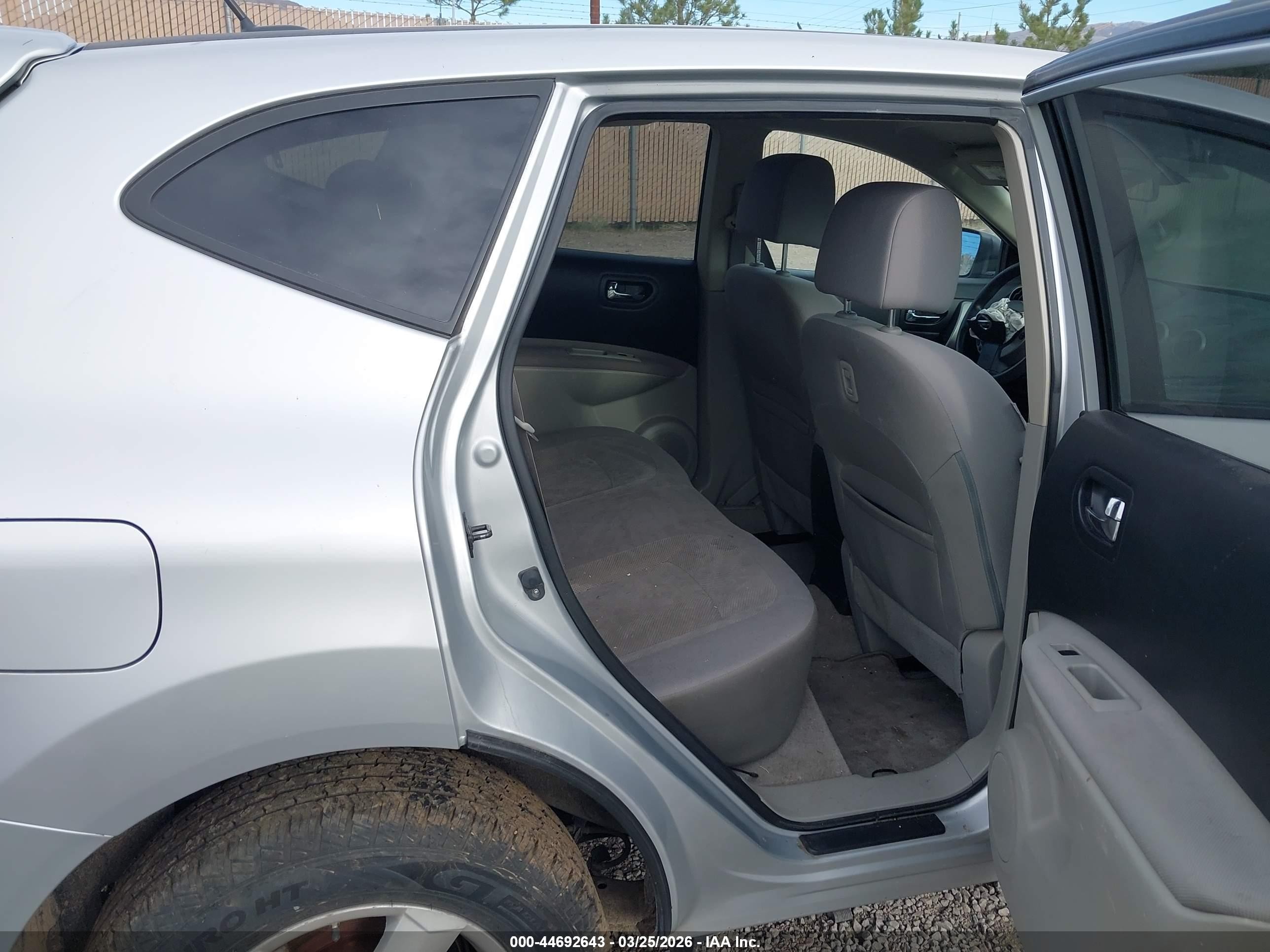 2013 Nissan Rogue S Silver vin: JN8AS5MV4DW147513