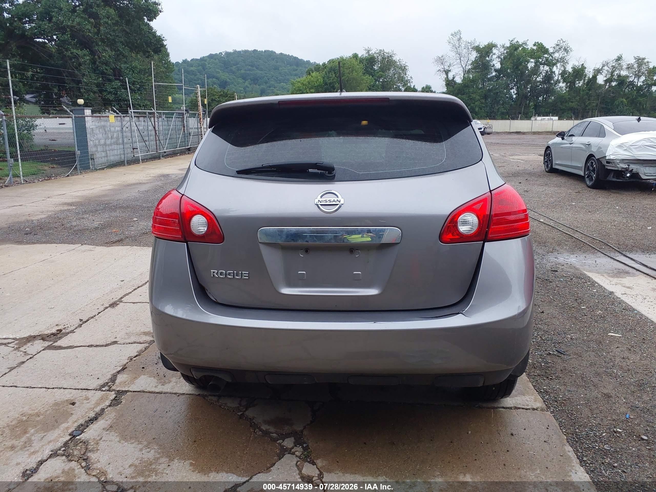 2013 Nissan Rogue S Silver vin: JN8AS5MV4DW602053
