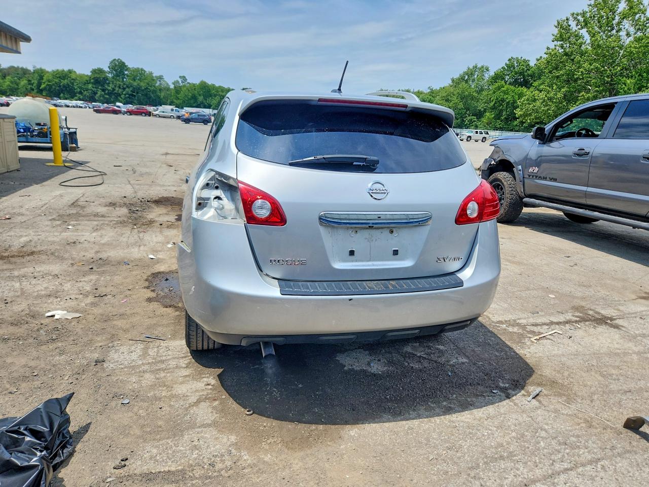2013 Nissan Rogue S Серебряный vin: JN8AS5MV4DW614977