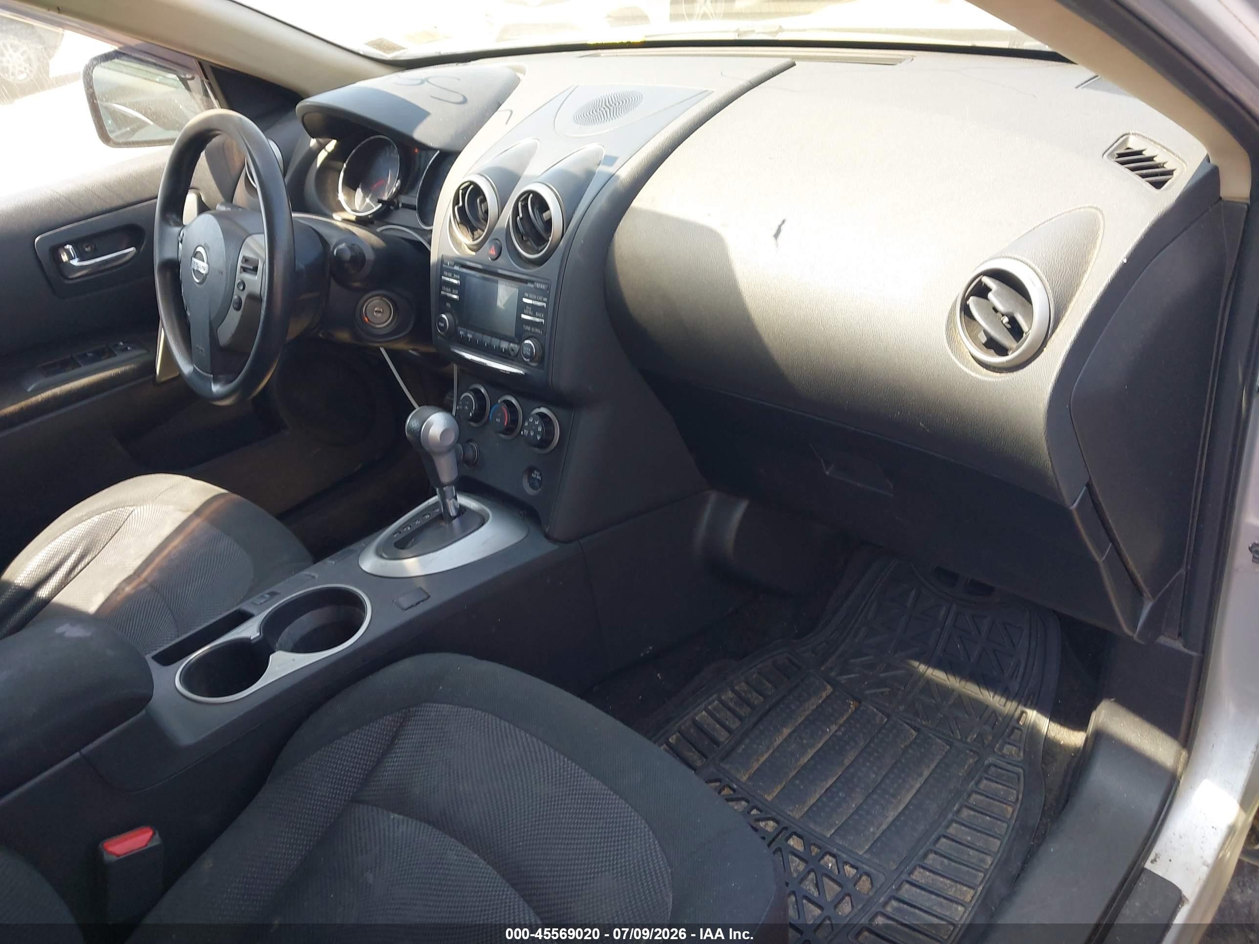 2013 Nissan Rogue S Серебряный vin: JN8AS5MV4DW647591