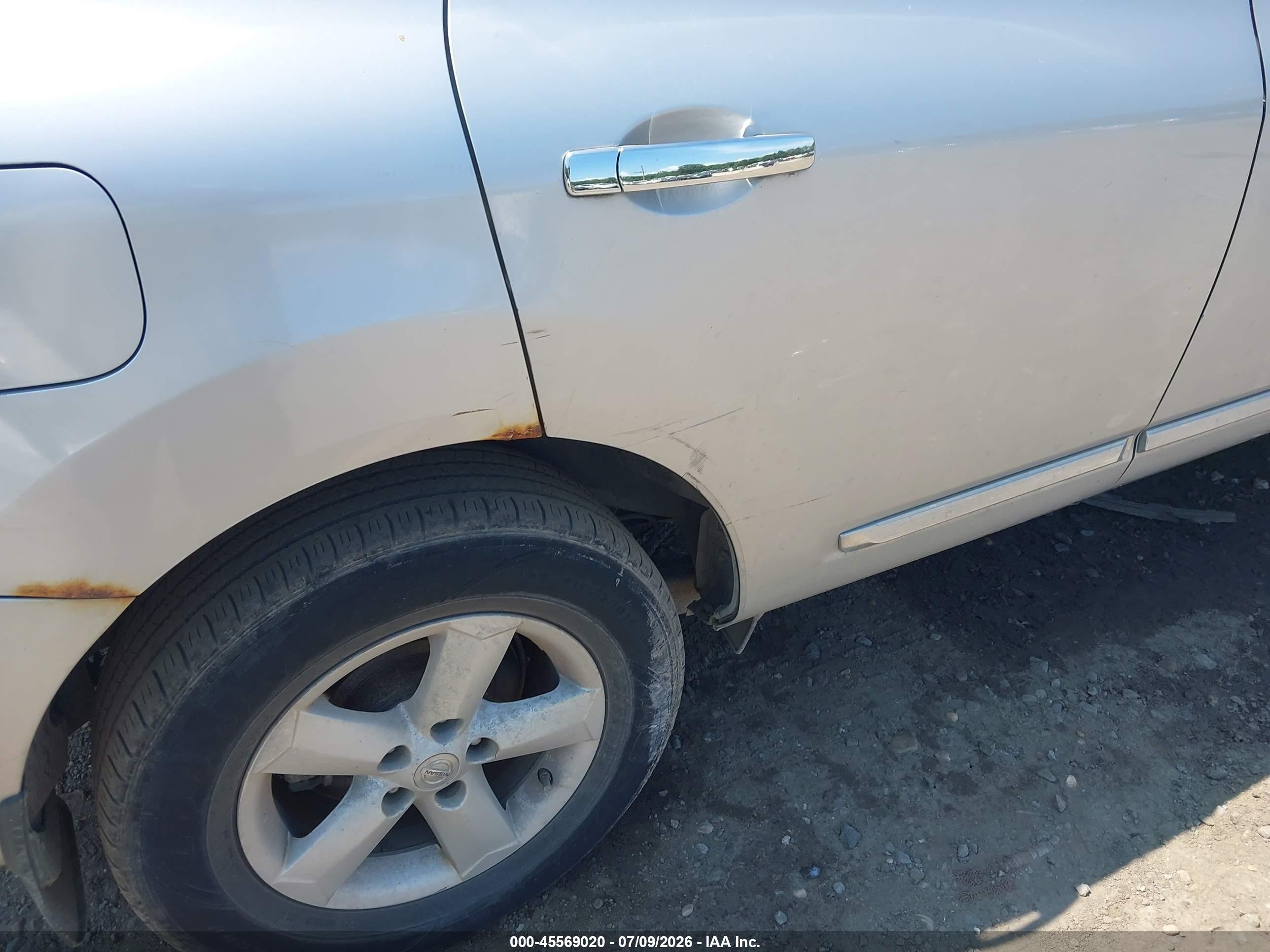 2013 Nissan Rogue S Серебряный vin: JN8AS5MV4DW647591