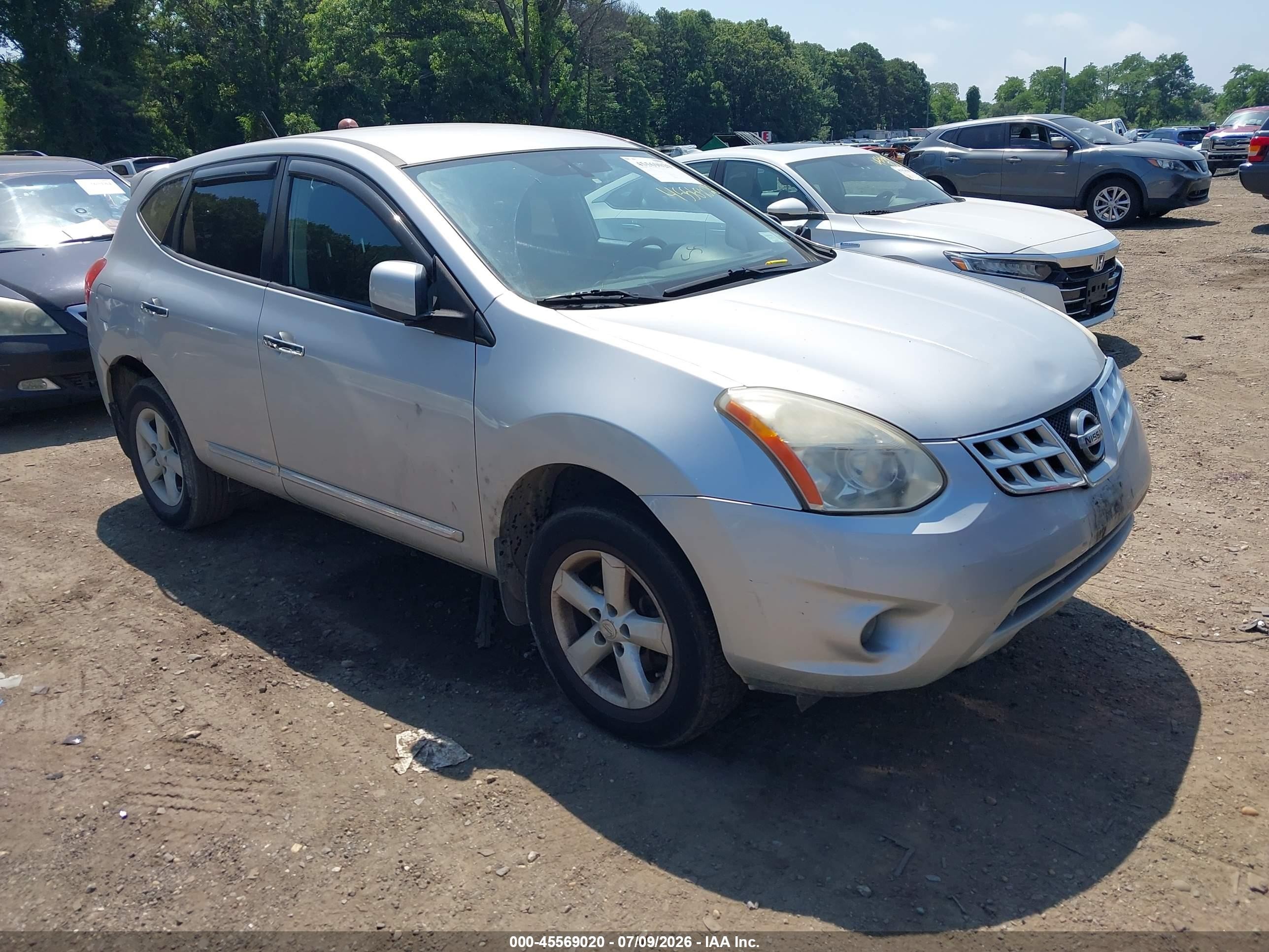 2013 Nissan Rogue S Серебряный vin: JN8AS5MV4DW647591