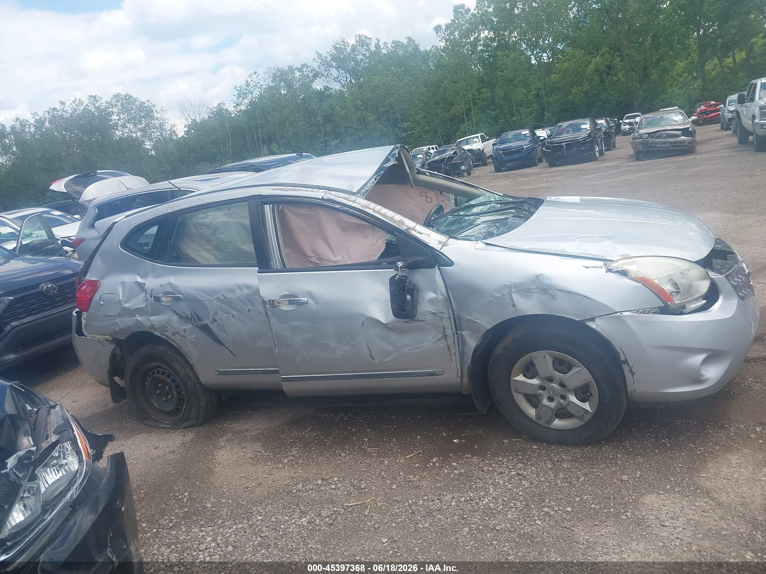 2013 Nissan Rogue S Silver vin: JN8AS5MV4DW665637