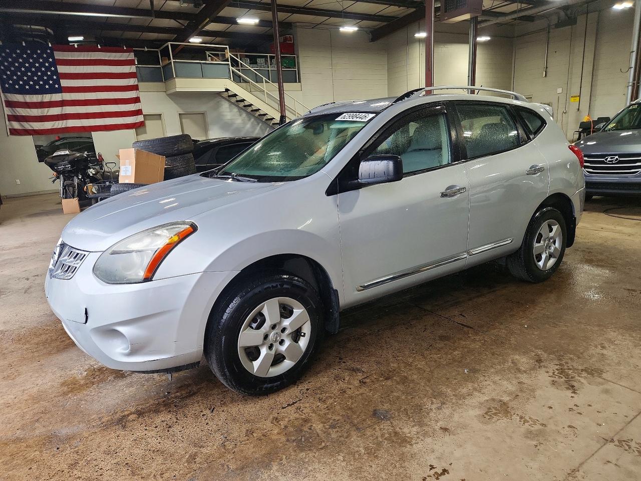 2014 Nissan Rogue Select S Silver vin: JN8AS5MV4EW712022