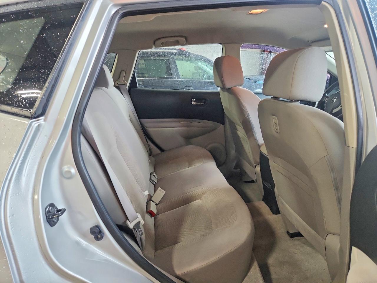 2014 Nissan Rogue Select S Silver vin: JN8AS5MV4EW712022