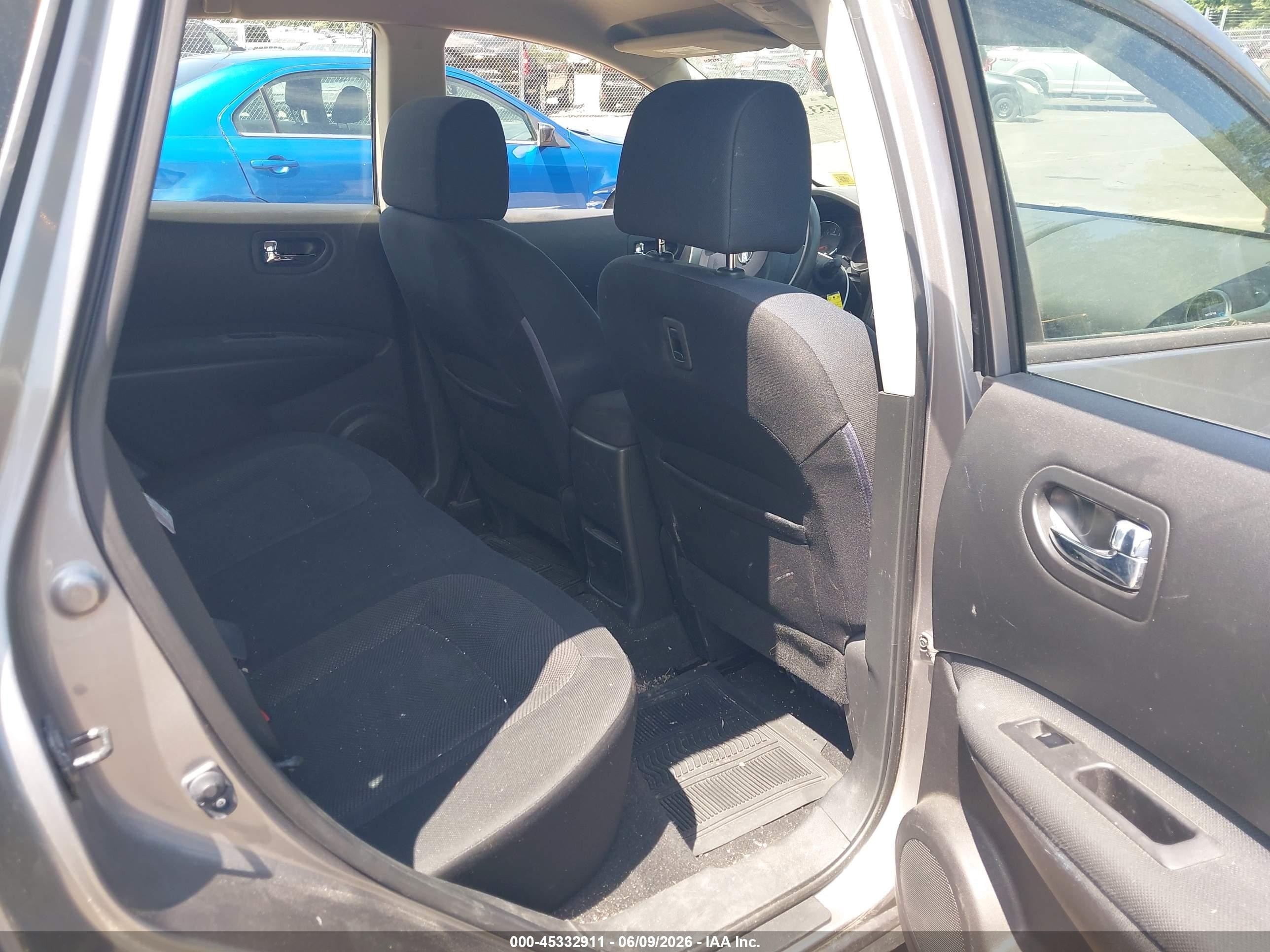 2015 Nissan Rogue Select S Beige vin: JN8AS5MV4FW252099