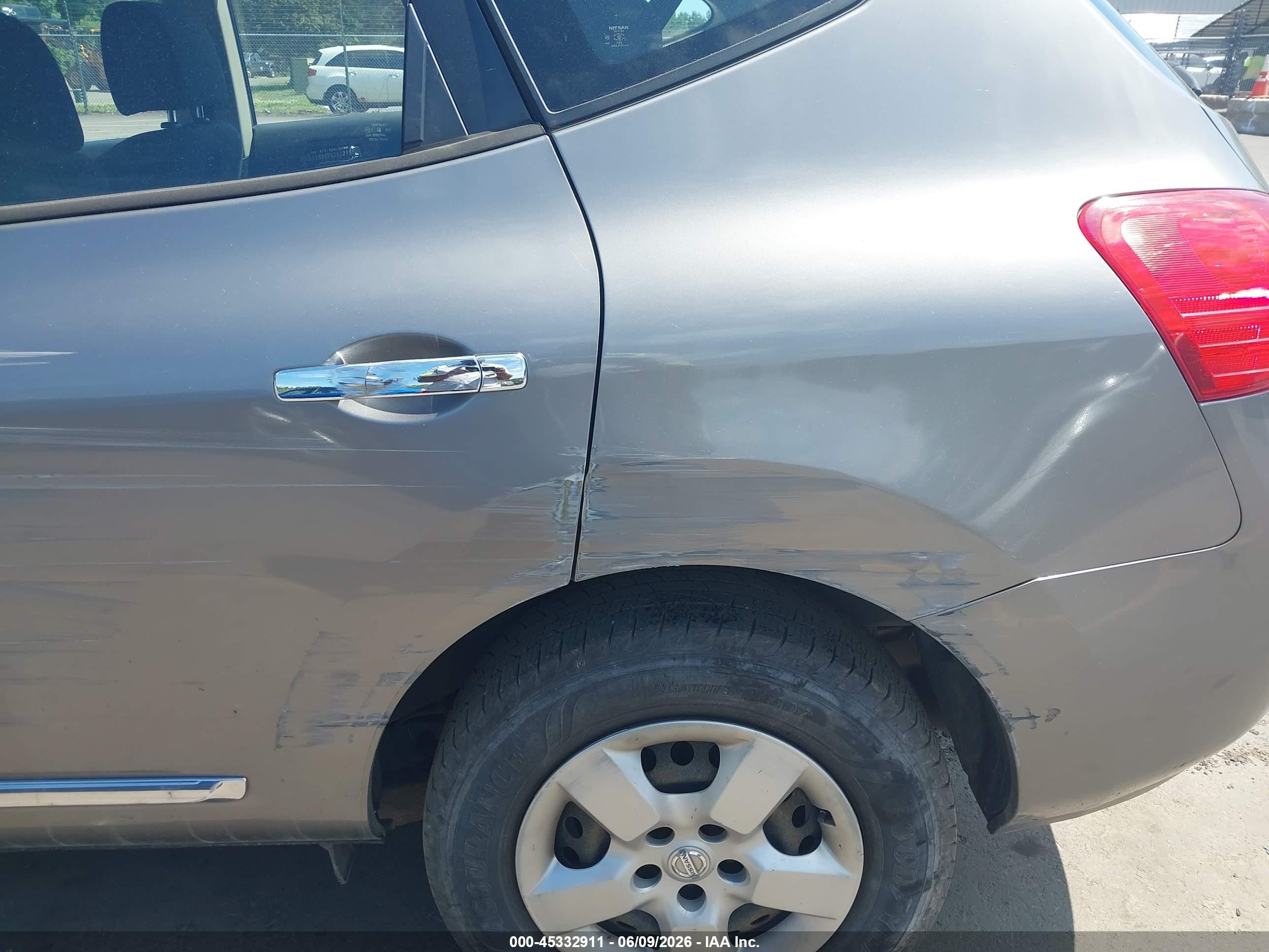 2015 Nissan Rogue Select S Beige vin: JN8AS5MV4FW252099