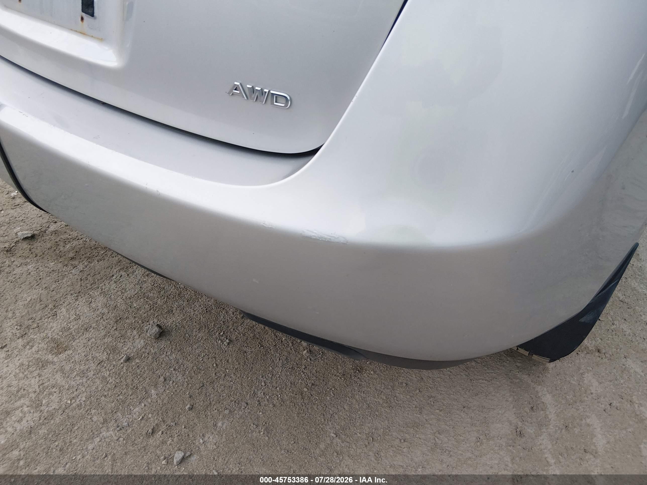 2015 Nissan Rogue Select S Silver vin: JN8AS5MV4FW254001