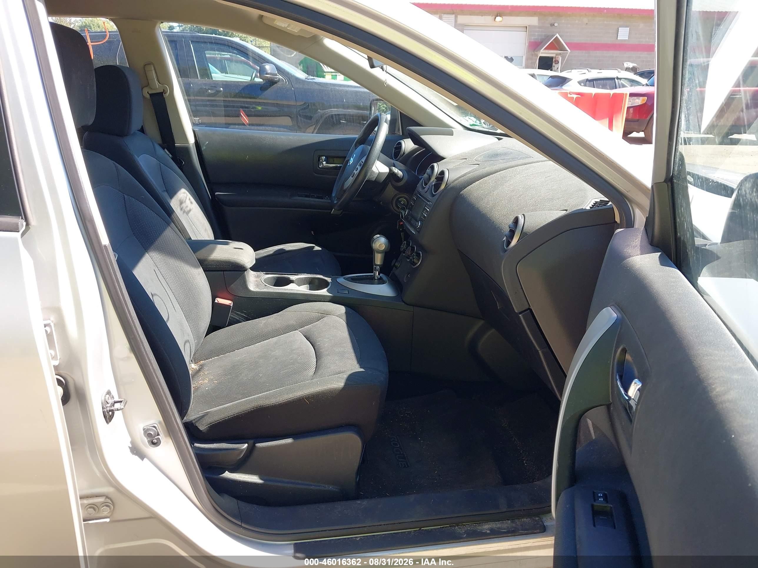 2015 Nissan Rogue Select S Silver vin: JN8AS5MV4FW758077