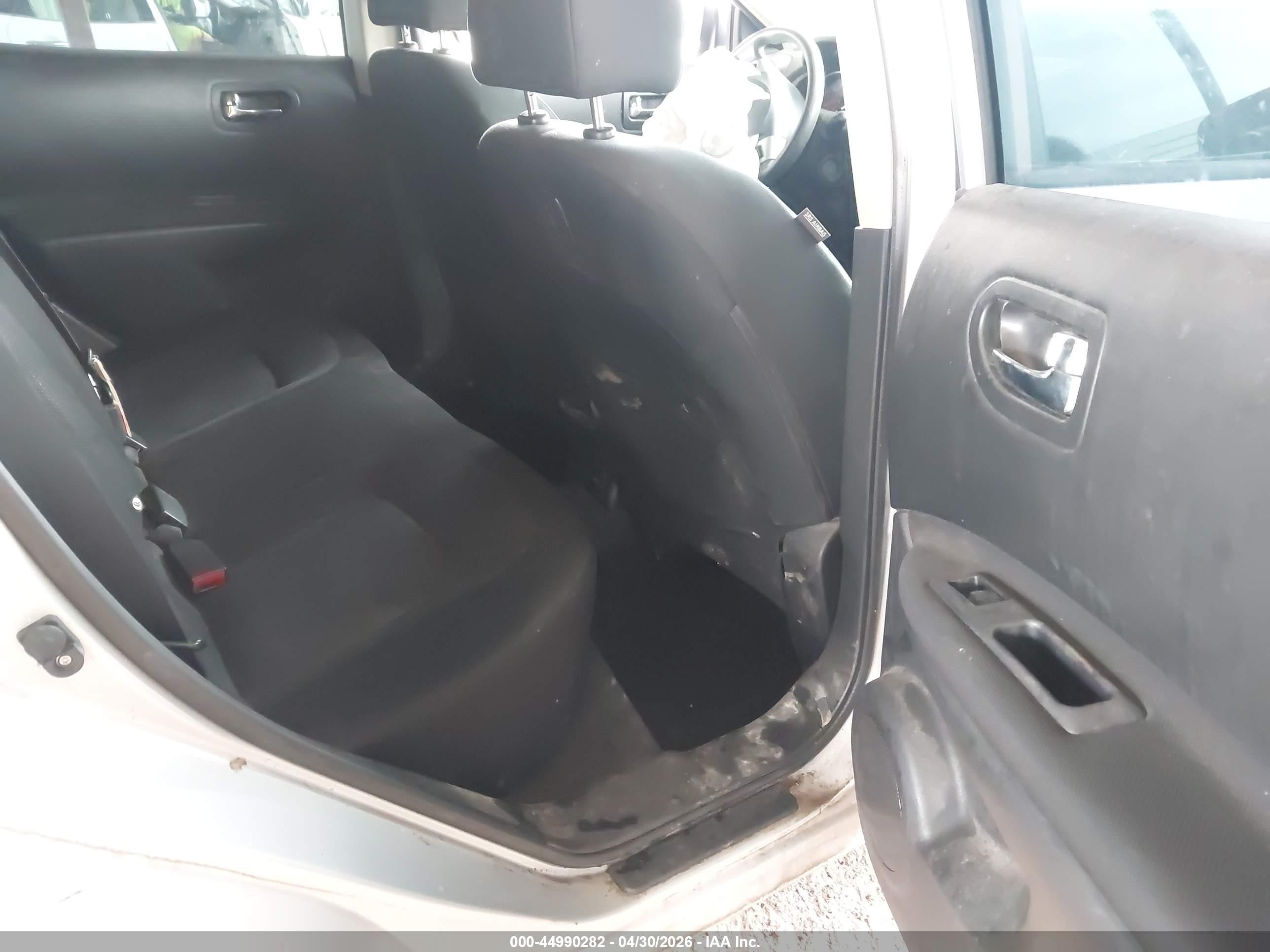 2015 Nissan Rogue Select S Silver vin: JN8AS5MV4FW759388