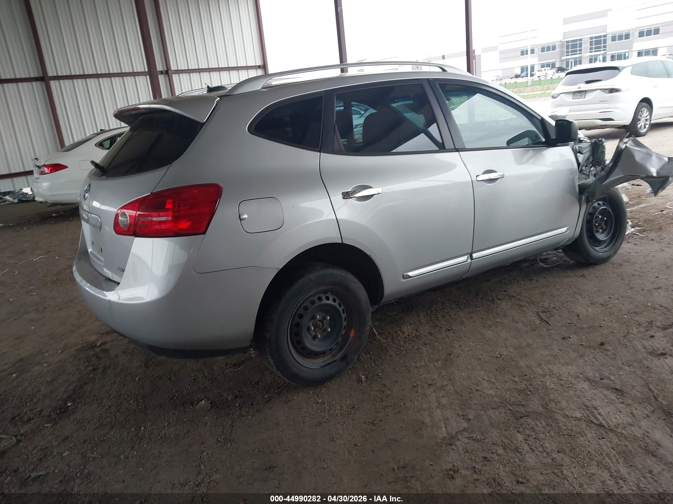 2015 Nissan Rogue Select S Silver vin: JN8AS5MV4FW759388