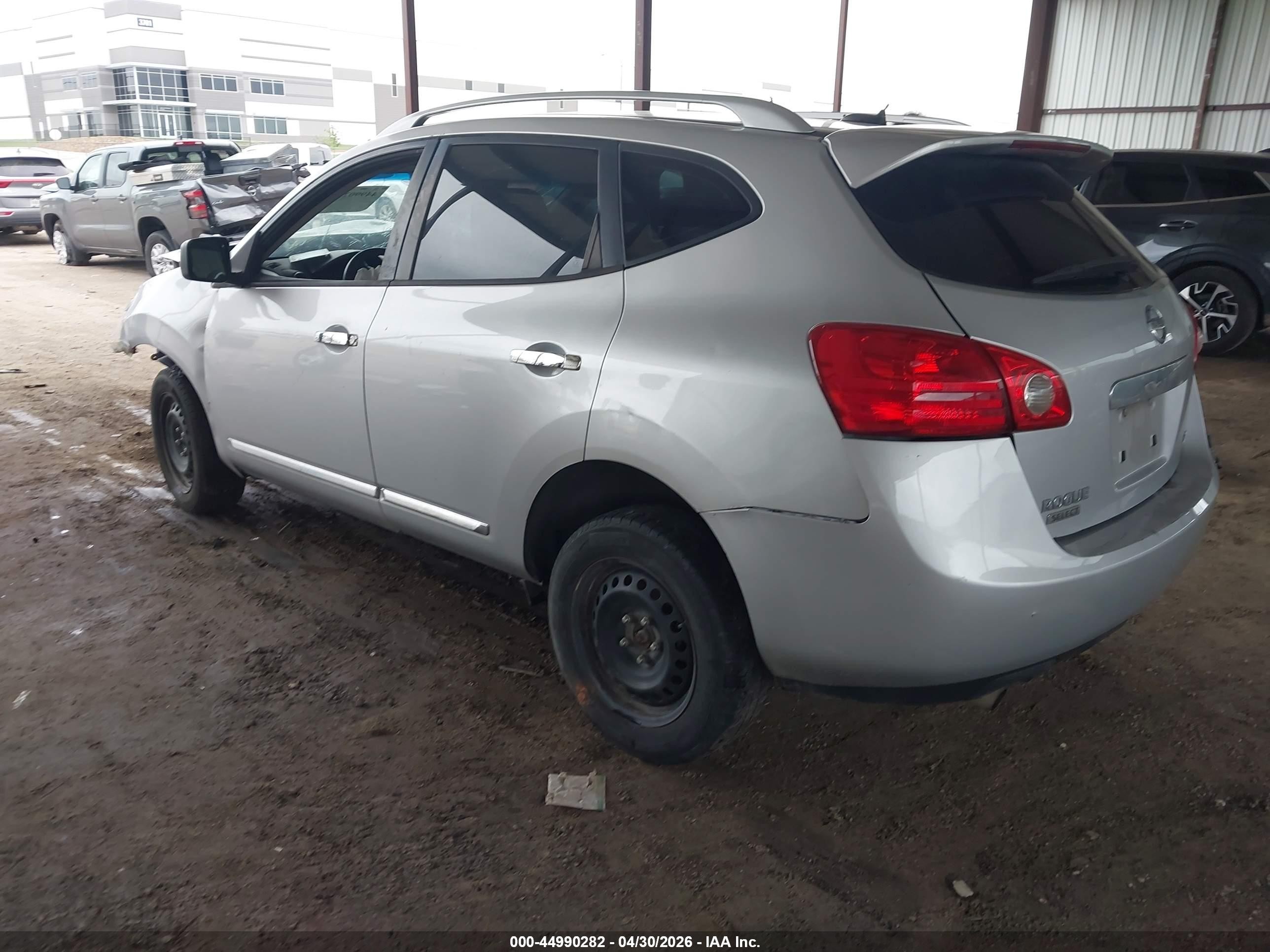 2015 Nissan Rogue Select S Silver vin: JN8AS5MV4FW759388
