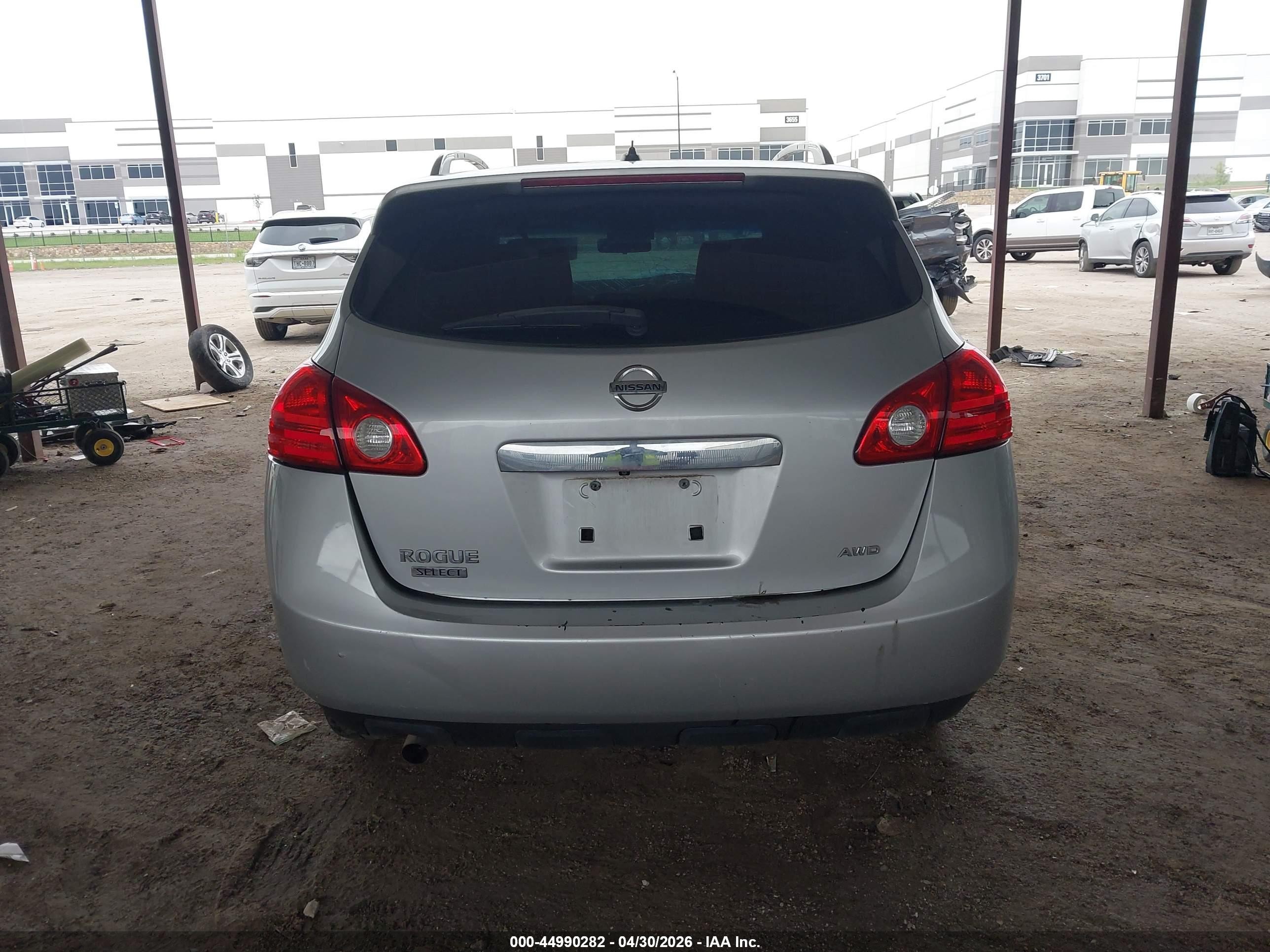 2015 Nissan Rogue Select S Silver vin: JN8AS5MV4FW759388