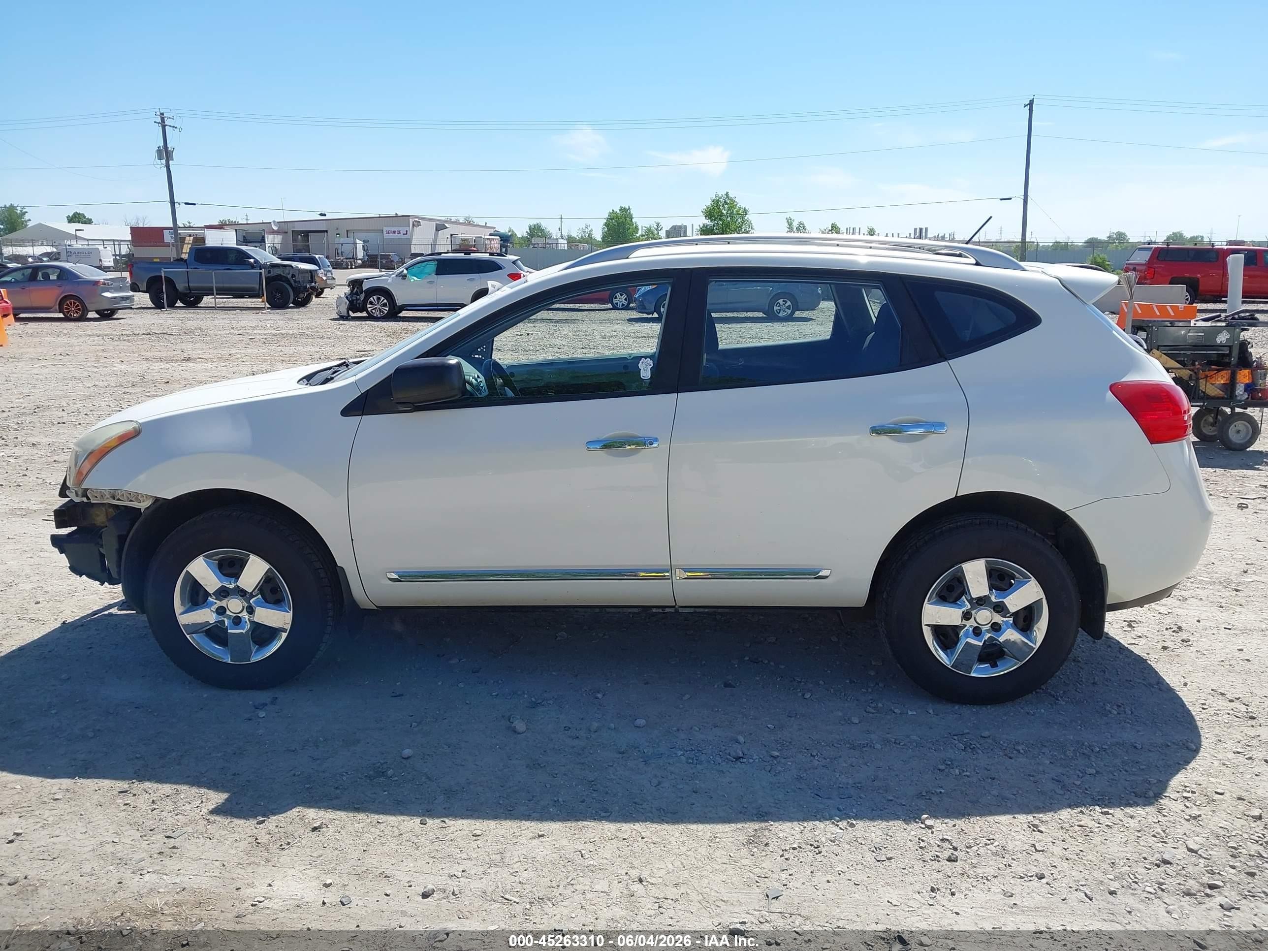 2015 Nissan Rogue Select S Белый vin: JN8AS5MV4FW767832