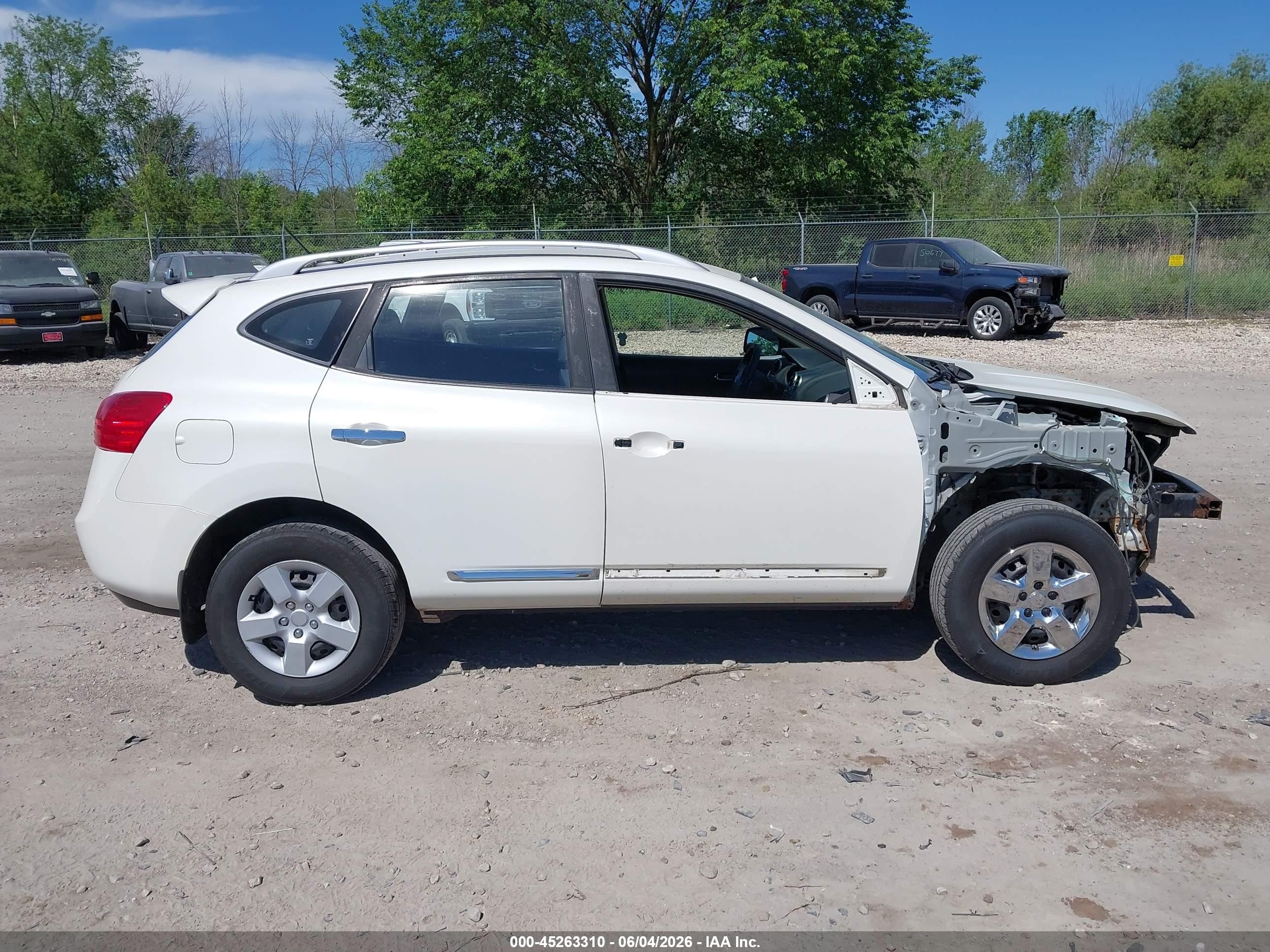 2015 Nissan Rogue Select S Белый vin: JN8AS5MV4FW767832