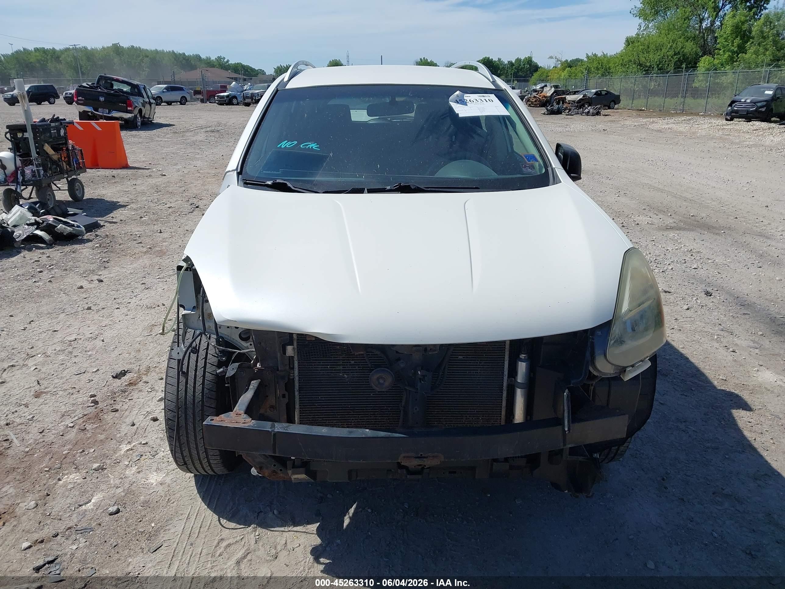 2015 Nissan Rogue Select S Белый vin: JN8AS5MV4FW767832