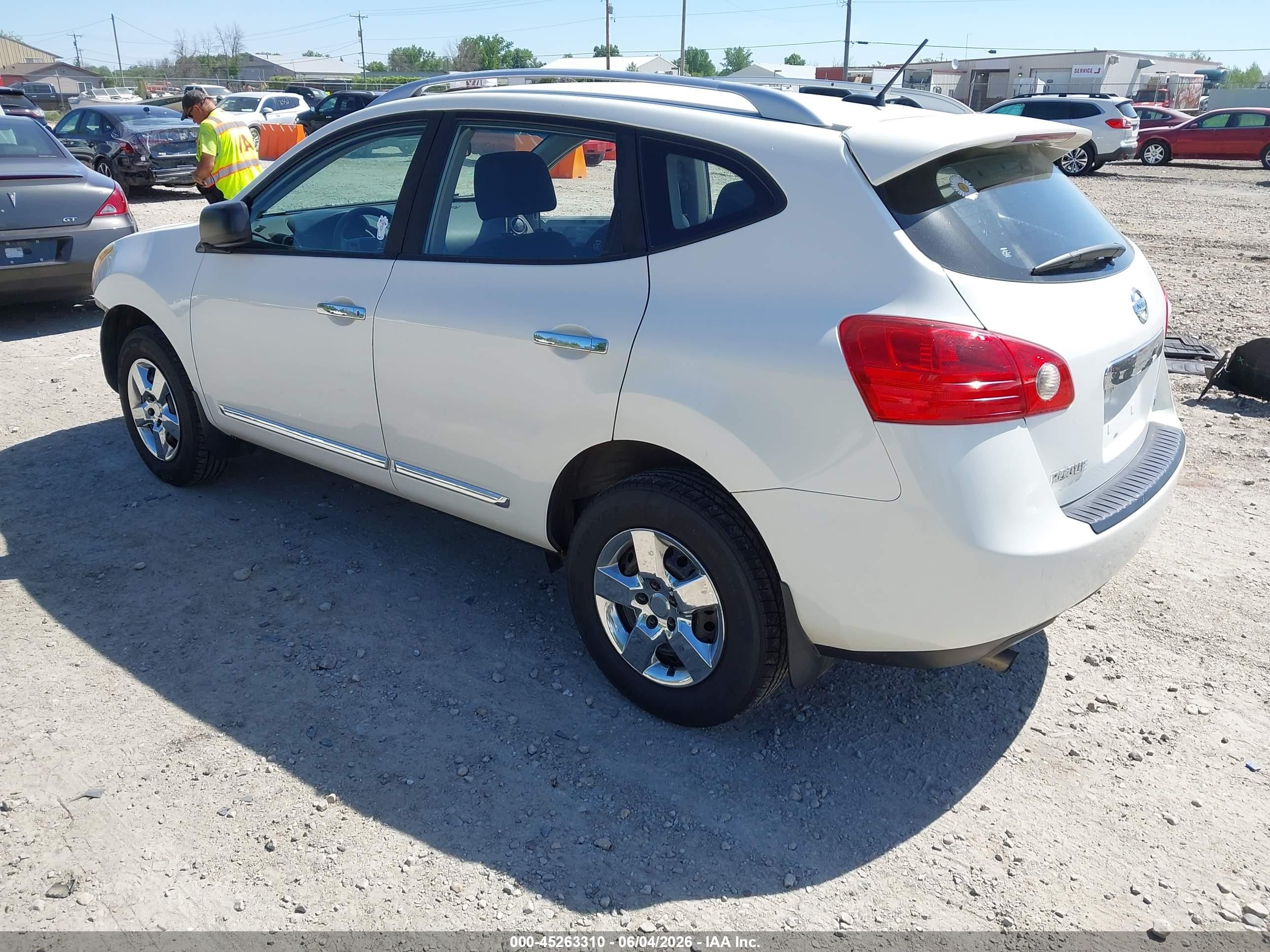 2015 Nissan Rogue Select S Белый vin: JN8AS5MV4FW767832