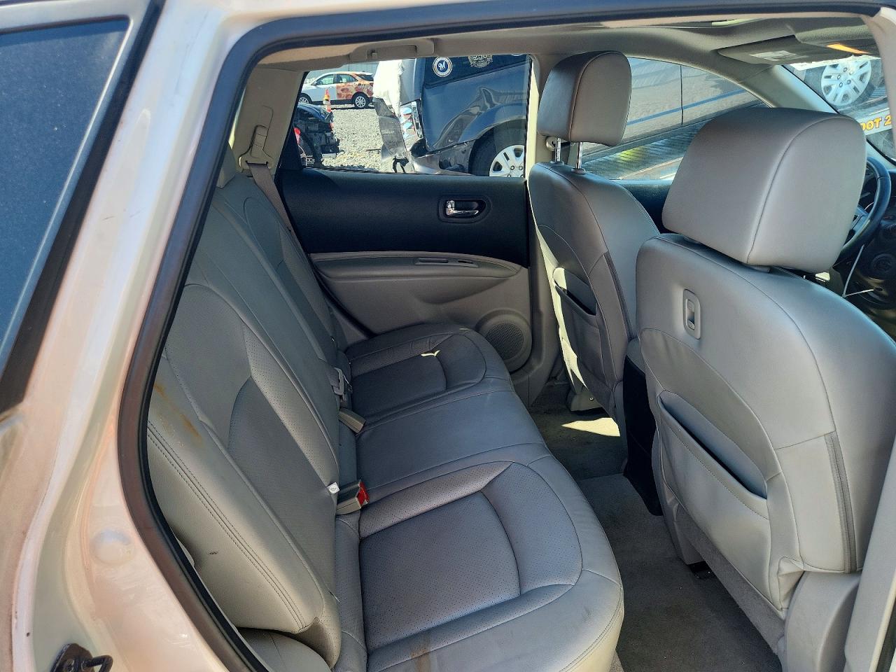2011 Nissan Rogue S White vin: JN8AS5MV5BW271609