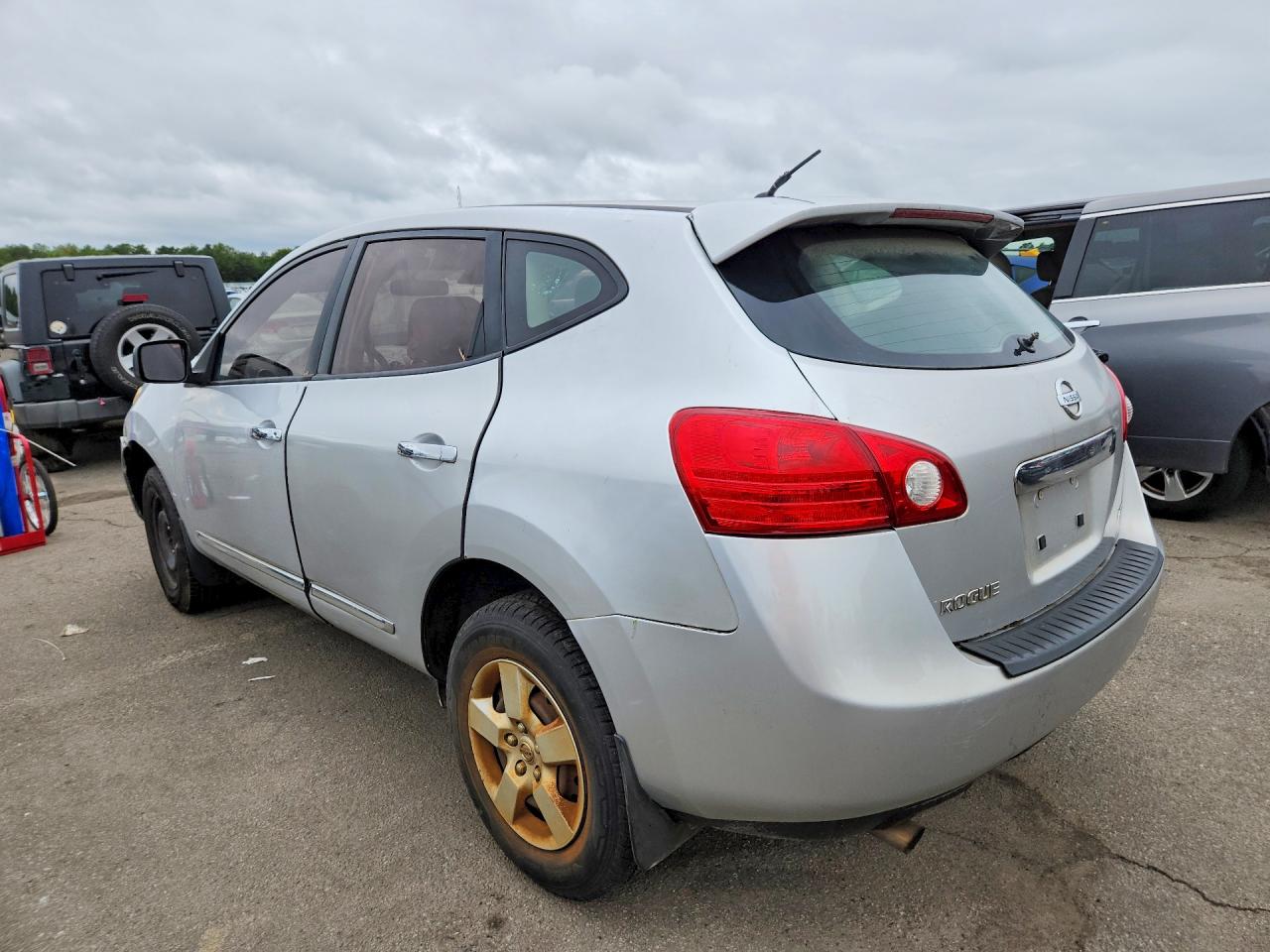 2011 Nissan Rogue S Silver vin: JN8AS5MV5BW290290