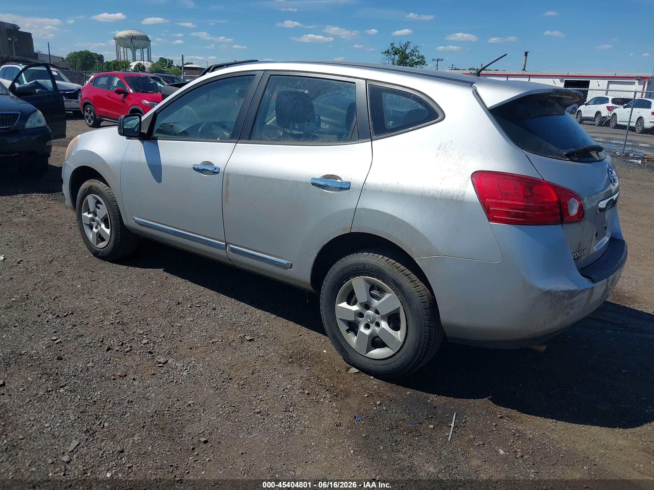 2011 Nissan Rogue S Silver vin: JN8AS5MV5BW666552