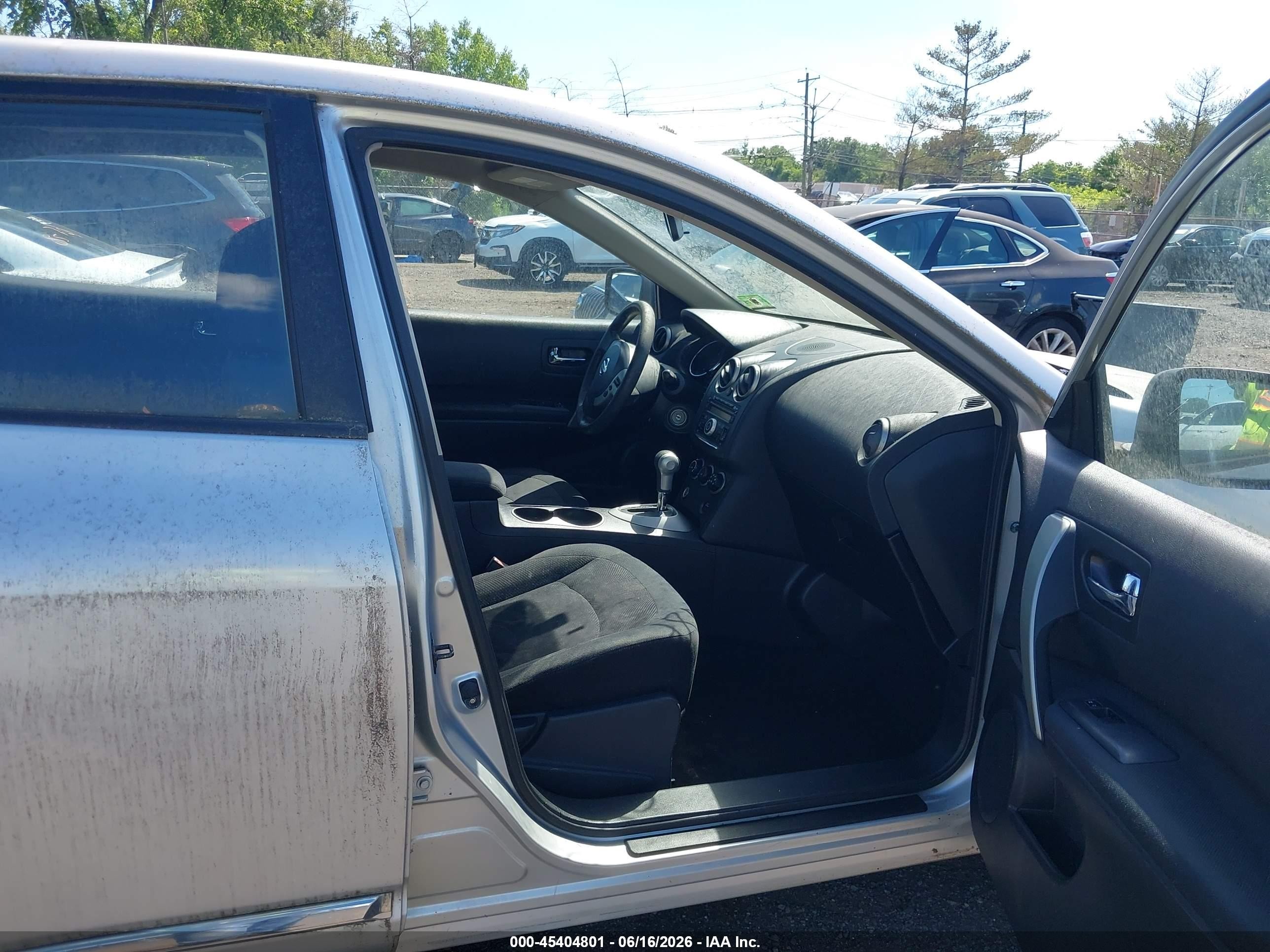 2011 Nissan Rogue S Silver vin: JN8AS5MV5BW666552
