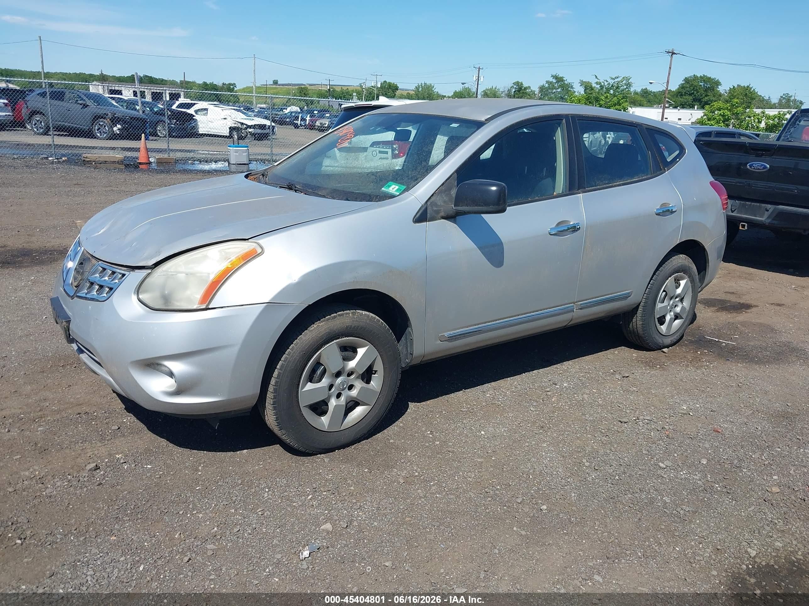 2011 Nissan Rogue S Silver vin: JN8AS5MV5BW666552