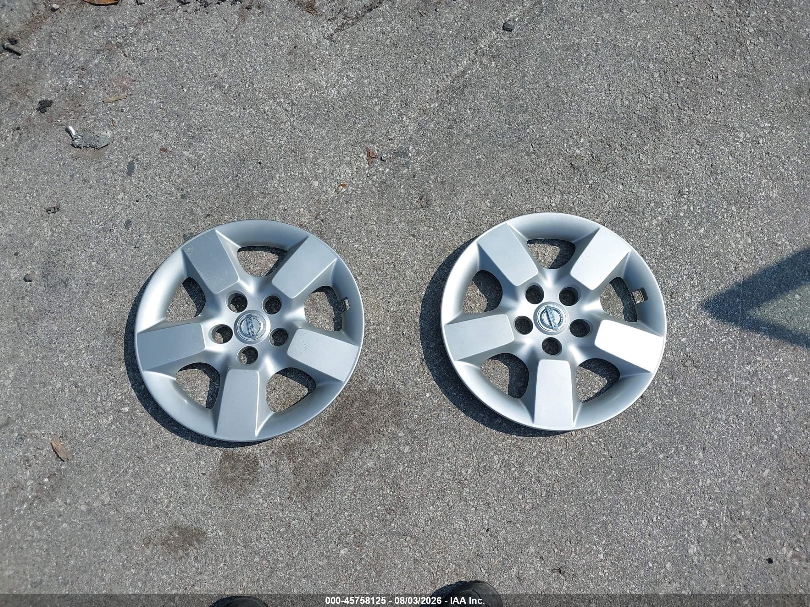 2011 Nissan Rogue S Silver vin: JN8AS5MV5BW680550