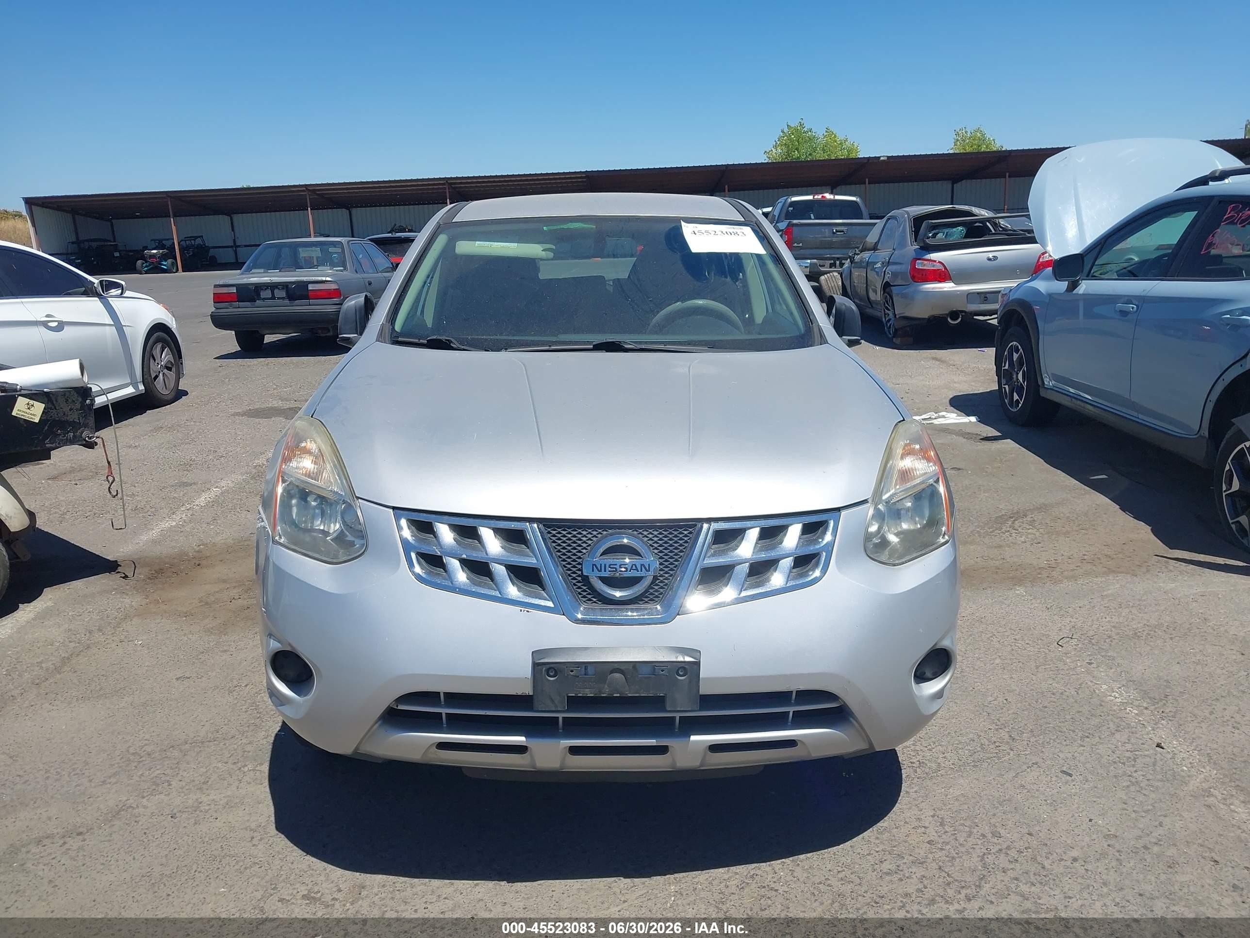 2011 Nissan Rogue S Silver vin: JN8AS5MV5BW682010