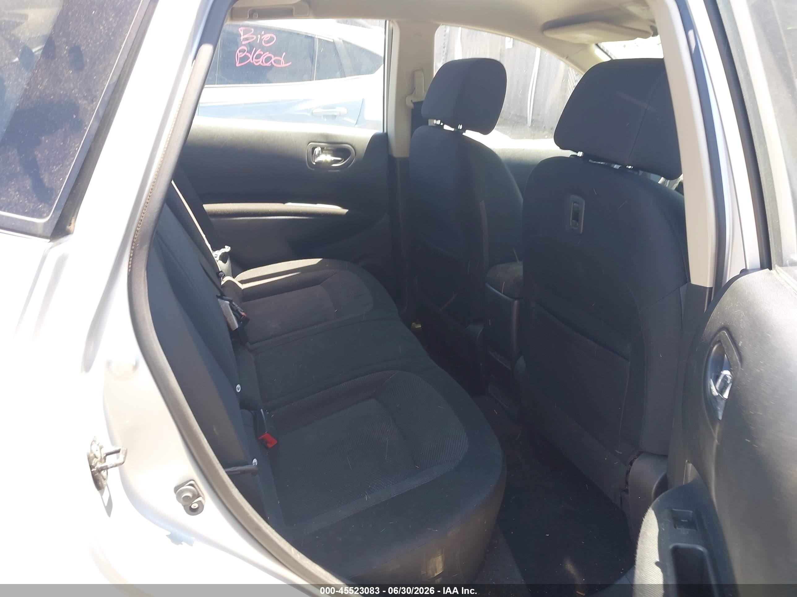 2011 Nissan Rogue S Silver vin: JN8AS5MV5BW682010