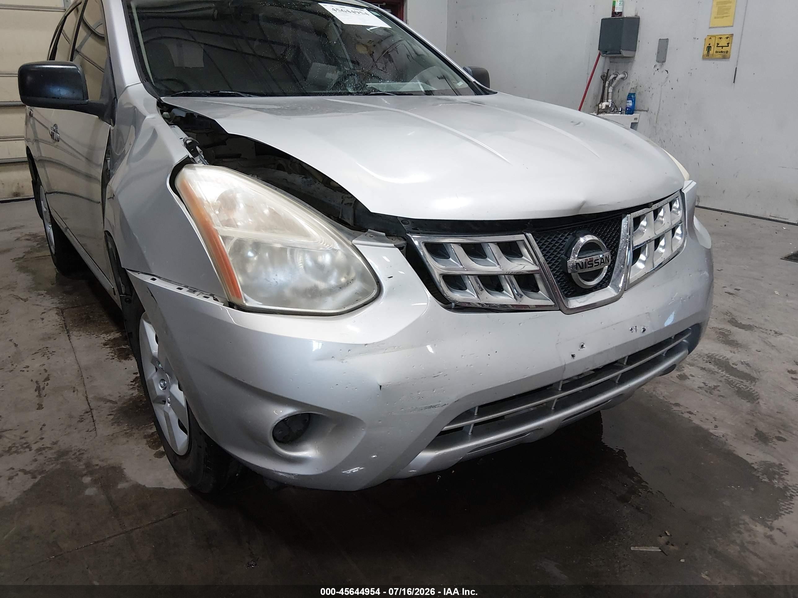2011 Nissan Rogue S Silver vin: JN8AS5MV5BW688003