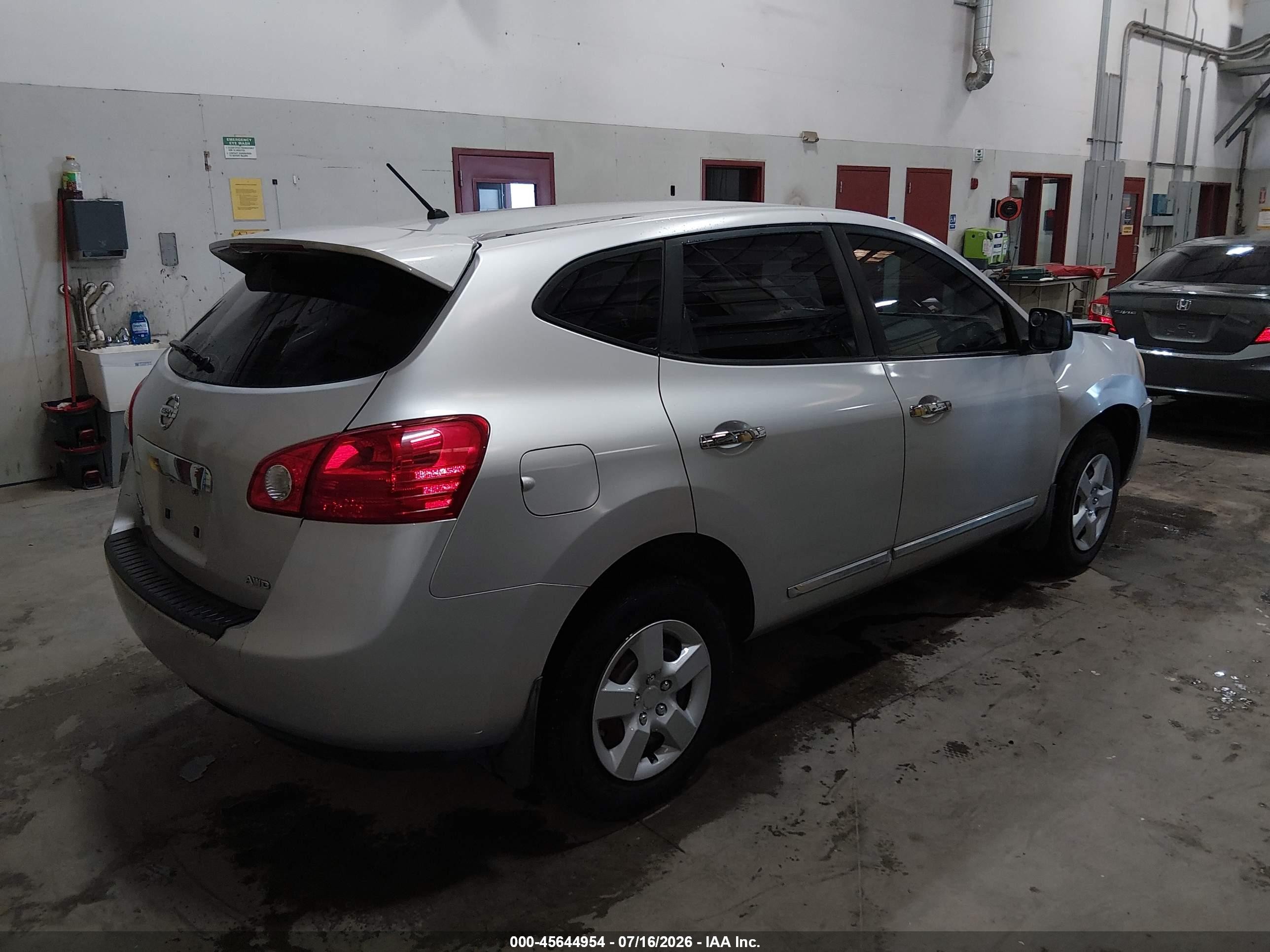2011 Nissan Rogue S Silver vin: JN8AS5MV5BW688003