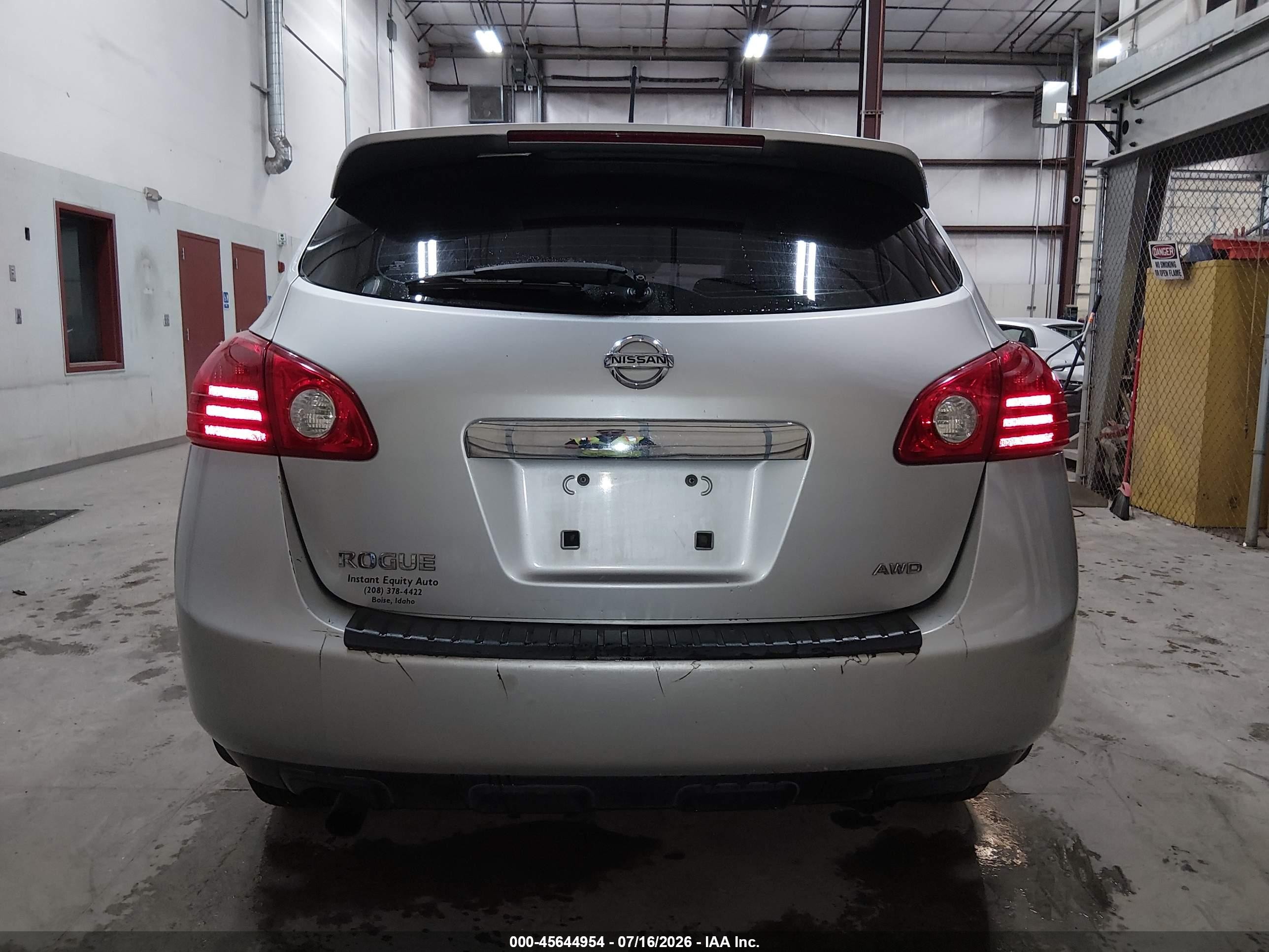 2011 Nissan Rogue S Silver vin: JN8AS5MV5BW688003