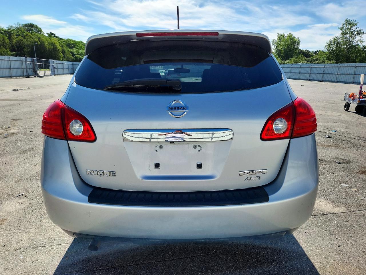 2012 Nissan Rogue S Silver vin: JN8AS5MV5CW351025