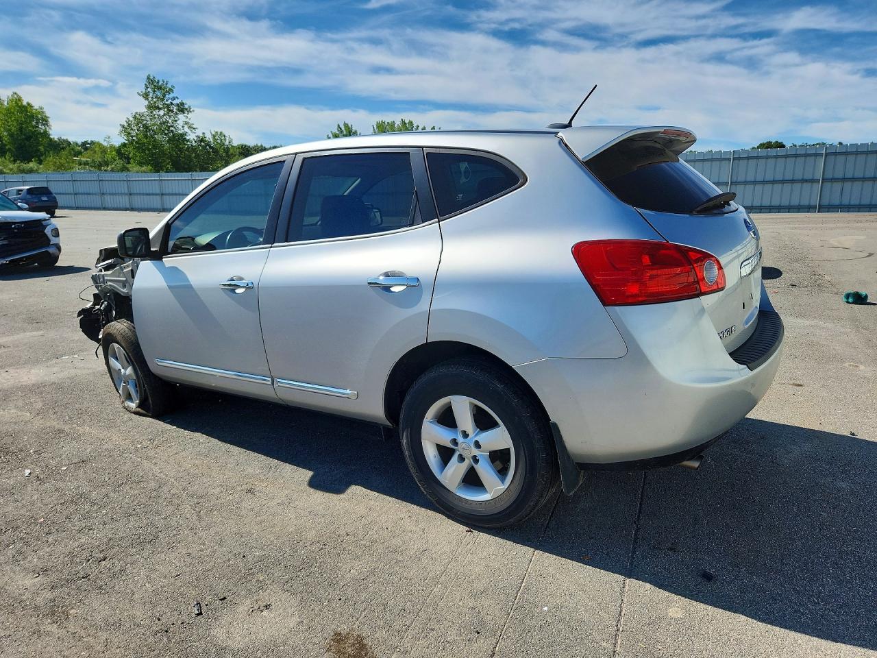 2012 Nissan Rogue S Silver vin: JN8AS5MV5CW351025
