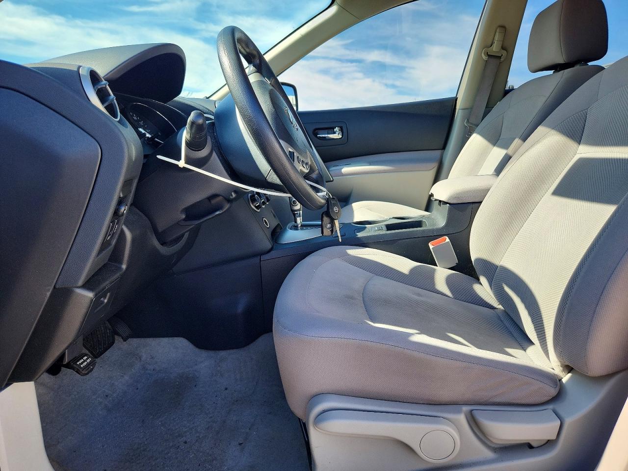 2012 Nissan Rogue S Silver vin: JN8AS5MV5CW351025