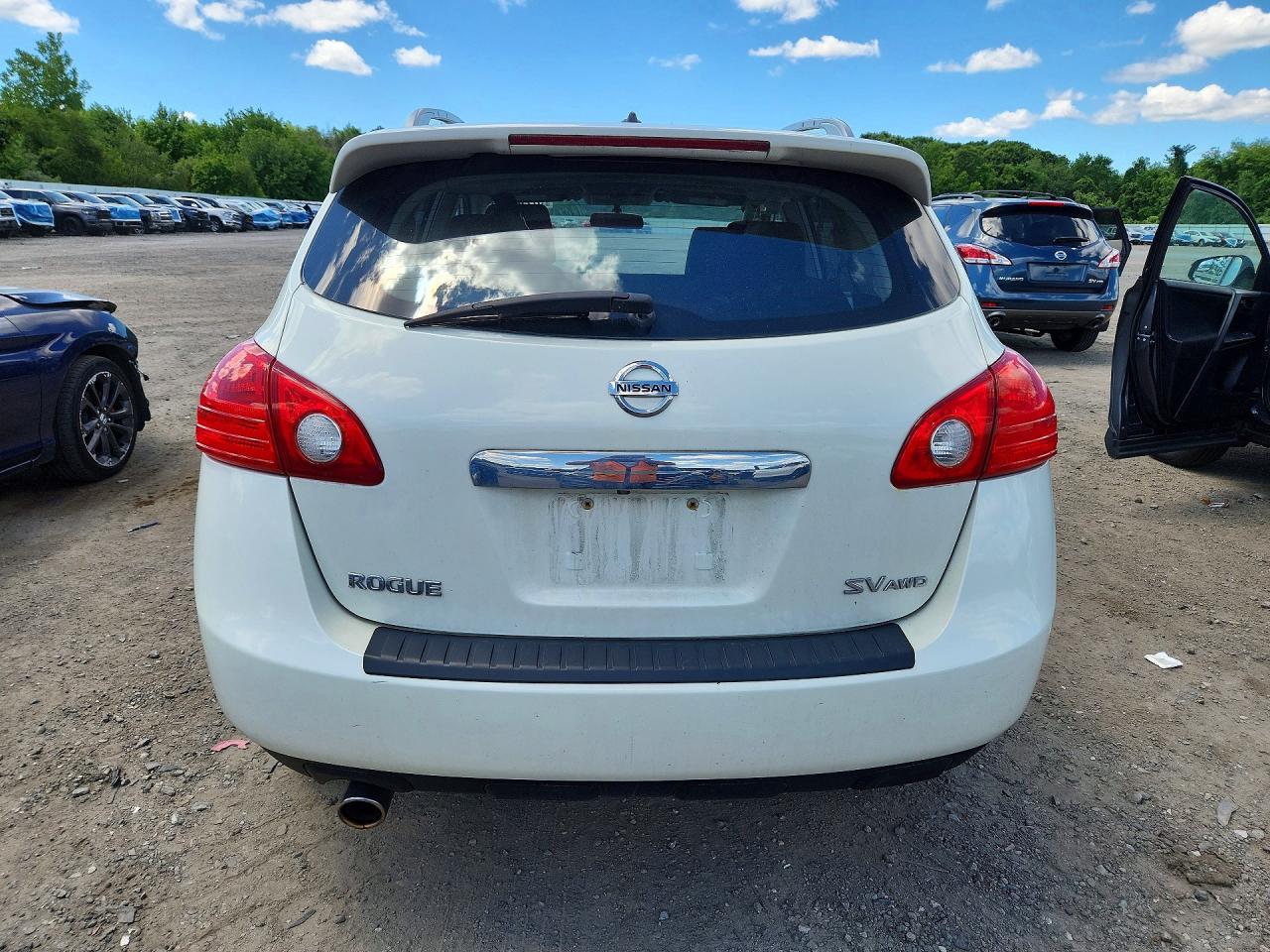 2012 Nissan Rogue S White vin: JN8AS5MV5CW369024