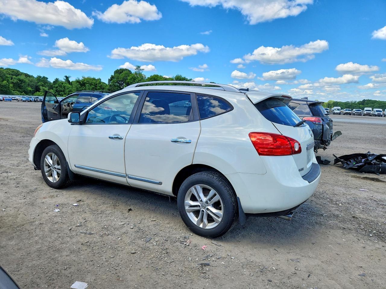 2012 Nissan Rogue S White vin: JN8AS5MV5CW369024