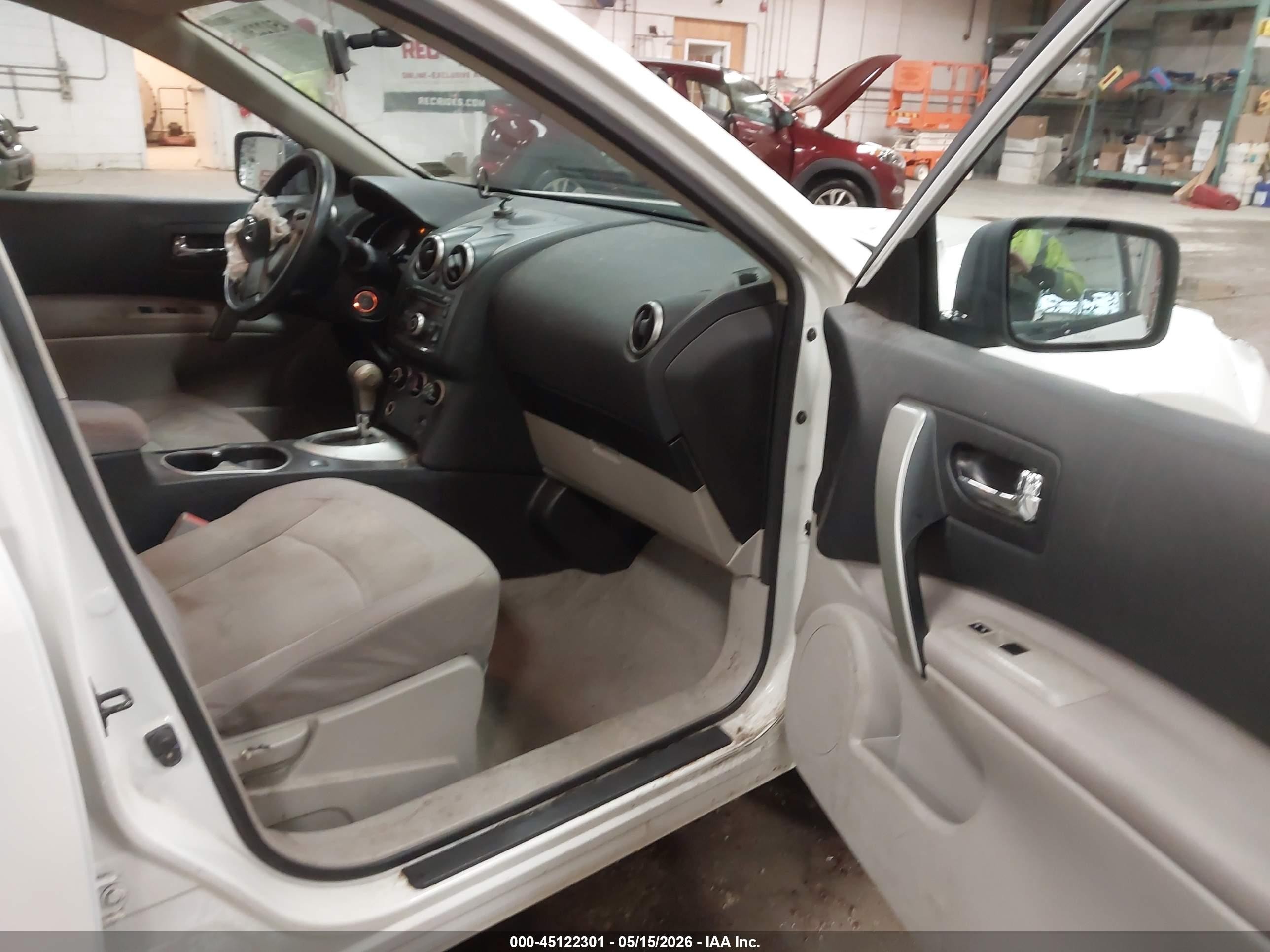 2012 Nissan Rogue S White vin: JN8AS5MV5CW384087